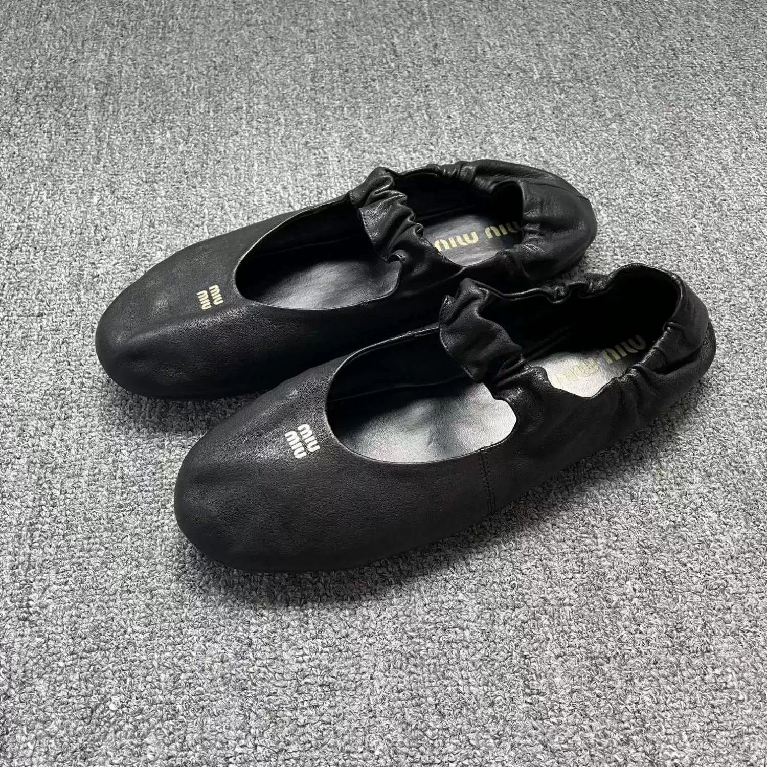 Miu Miu Miu Miu Ruches Nappa Leather Ballet Flats Size US 9 / IT 39 - 1 Thumbnail