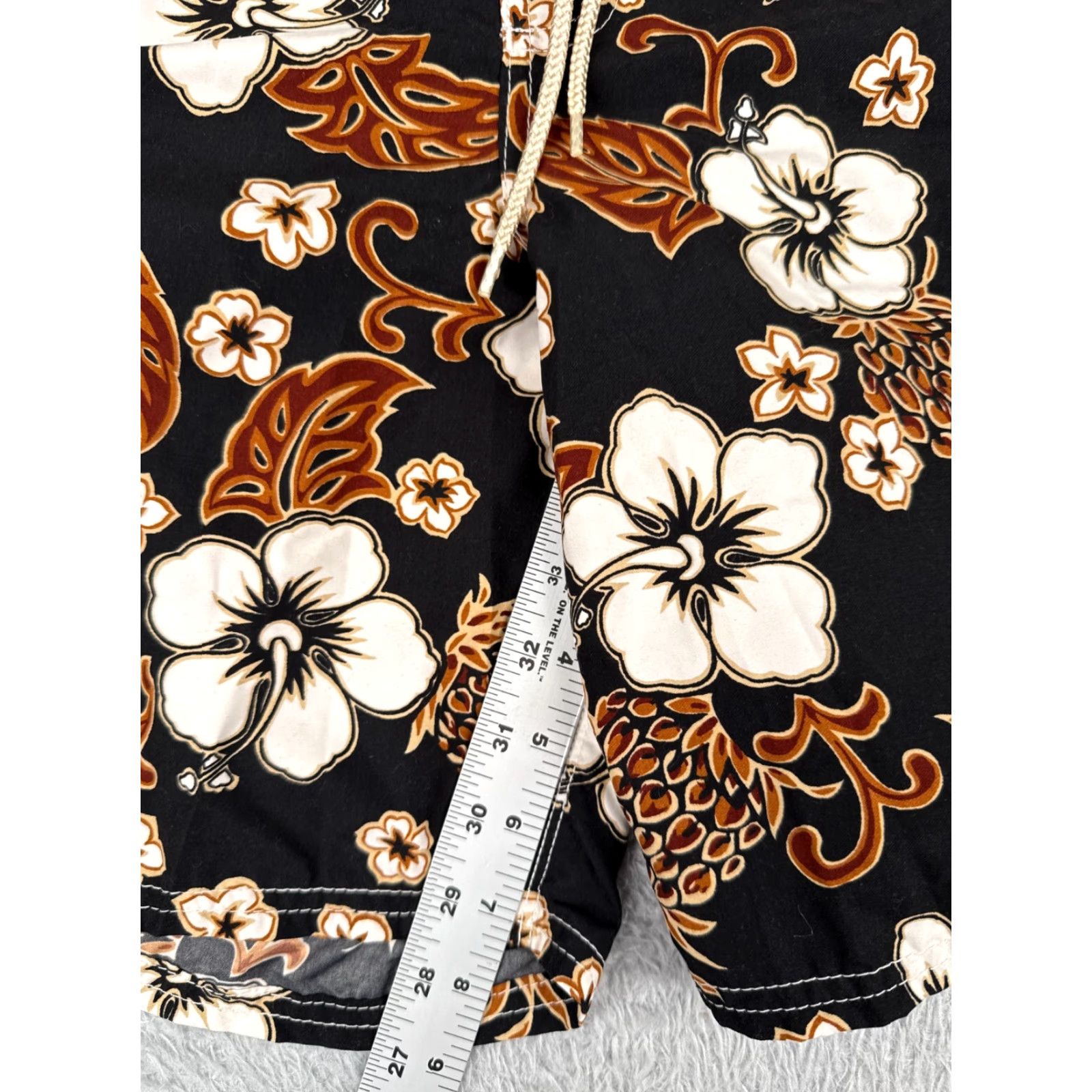 Swims VINTAGE Unbranded Board Shorts Mens 28 Black Beige Floral Hawaiian US Made Polyester Swim Surf Beach Drawstring Men Size US 28 / EU 44 - 6 Thumbnail