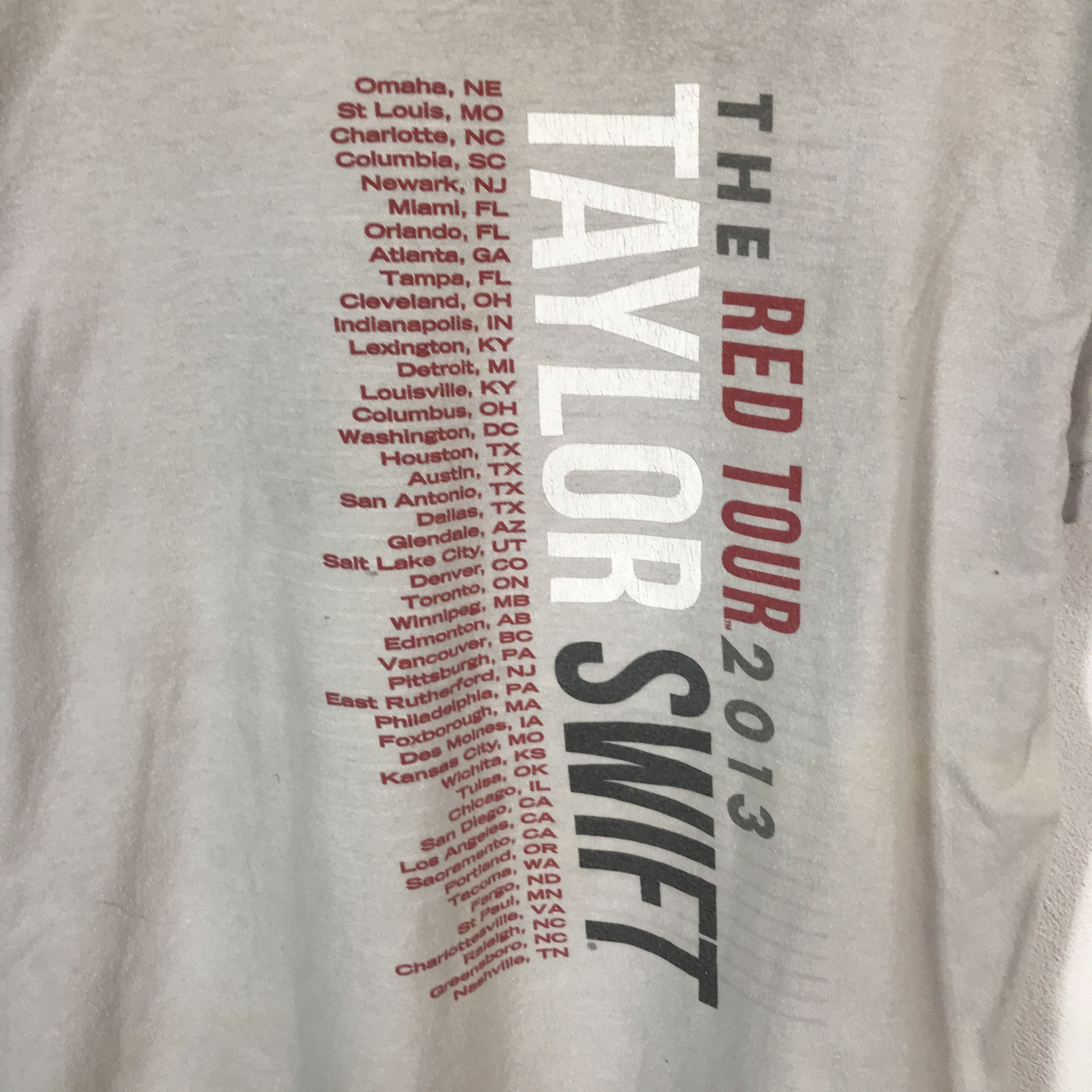 Band Tees Vtg taylor swift red tour t-shirt Size US M / EU 48-50 / 2 - 5 Thumbnail