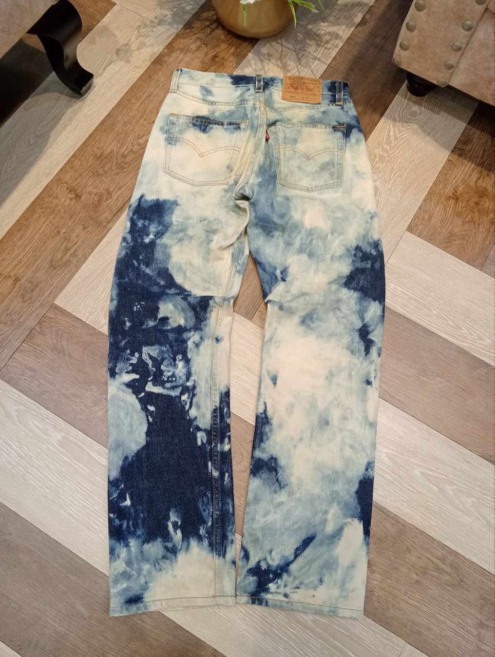 Levi's Vintage Clothing VINTAGE LEVI'S 501 BLEACH BLUE DENIM PANTS Size US 28 / EU 44 - 11 Thumbnail