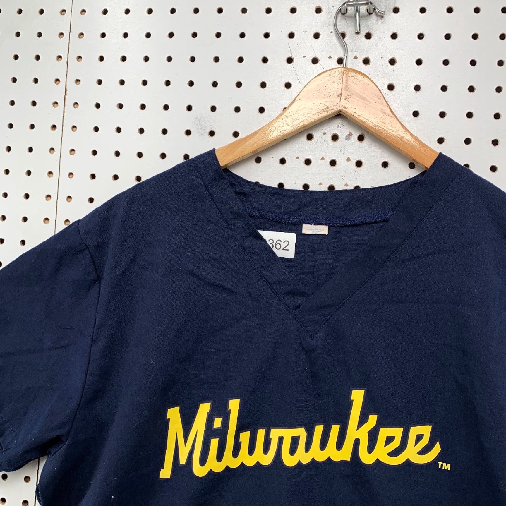 MLB VINTAGE Milwaukee Brewers Medical Scrubs Mens Large Navy Blue MLB Size US L / EU 52-54 / 3 - 6 Thumbnail
