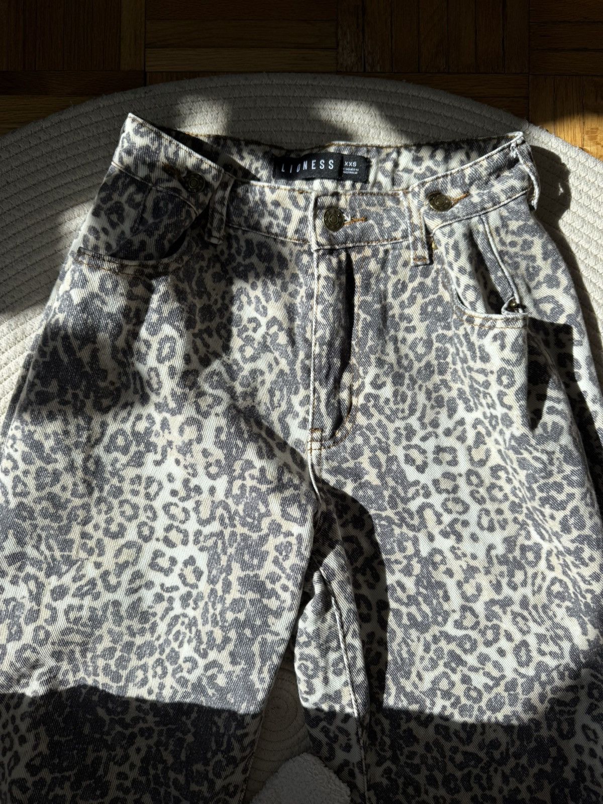Lioness Lioness Leopard Jeans 2 ways to wear Size XXS Size 24" / US 00 / IT 34 - 4 Thumbnail