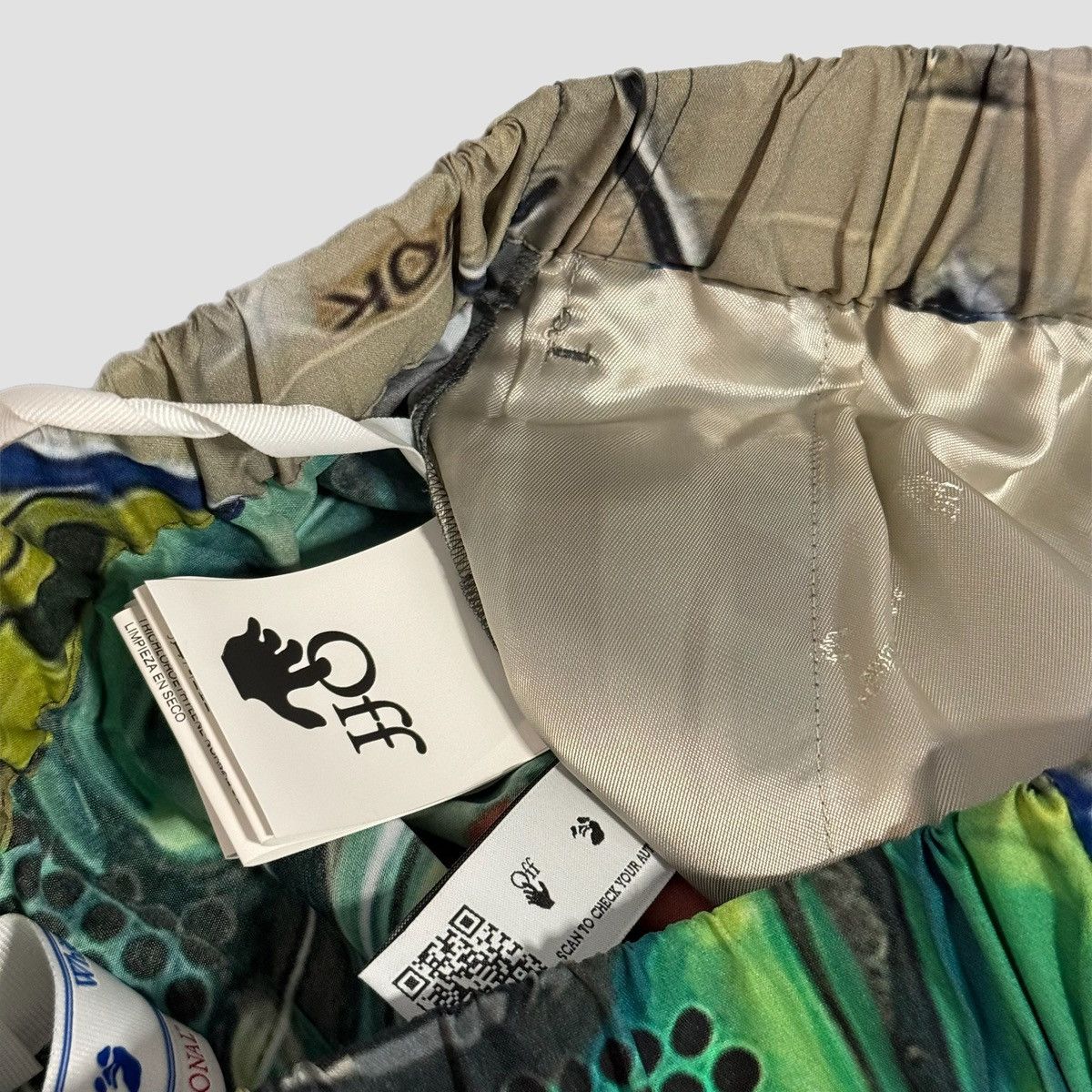 Off-White Off-White Graffiti Bermuda Shorts Size US 30 / EU 46 - 7 Thumbnail