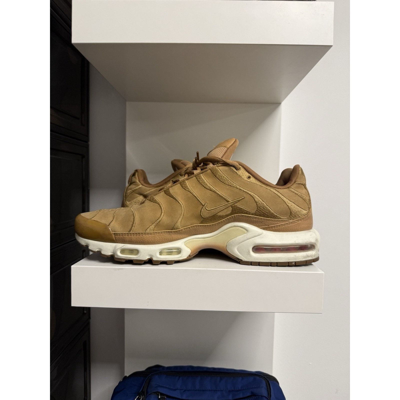 Nike Nike Air Max Plus TN Wheat Flax Tan Suede Size 13 AH9697-201 Size US 13 / EU 46 - 7 Thumbnail