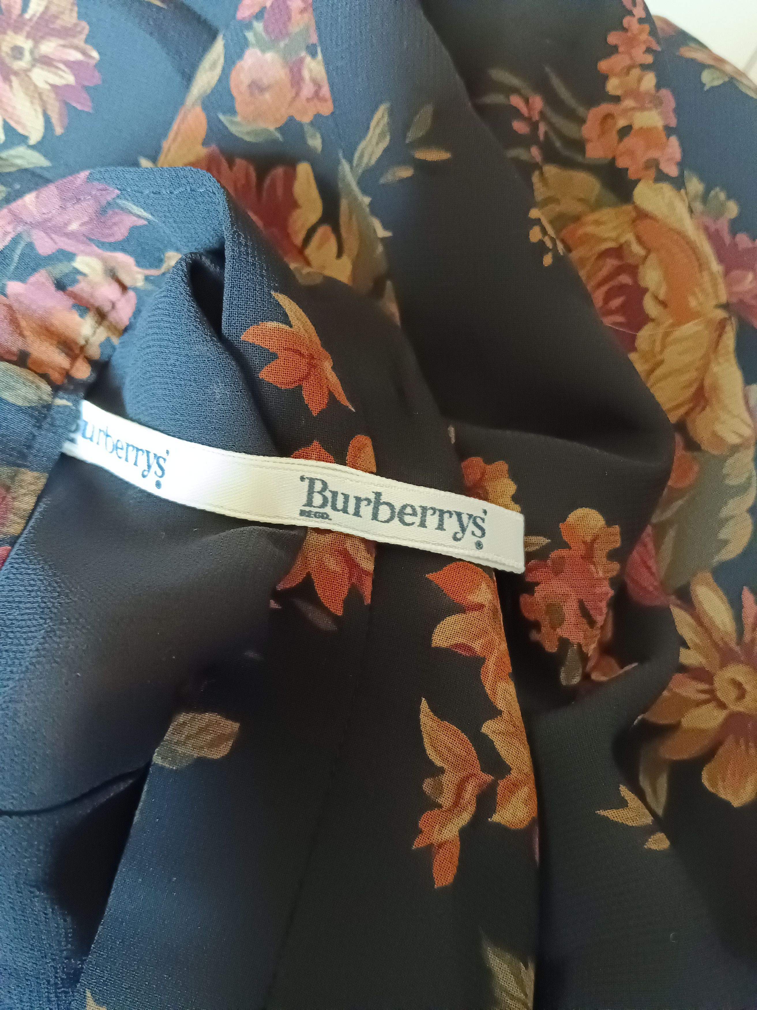 Burberry Burberry Size 31" - 2 Thumbnail