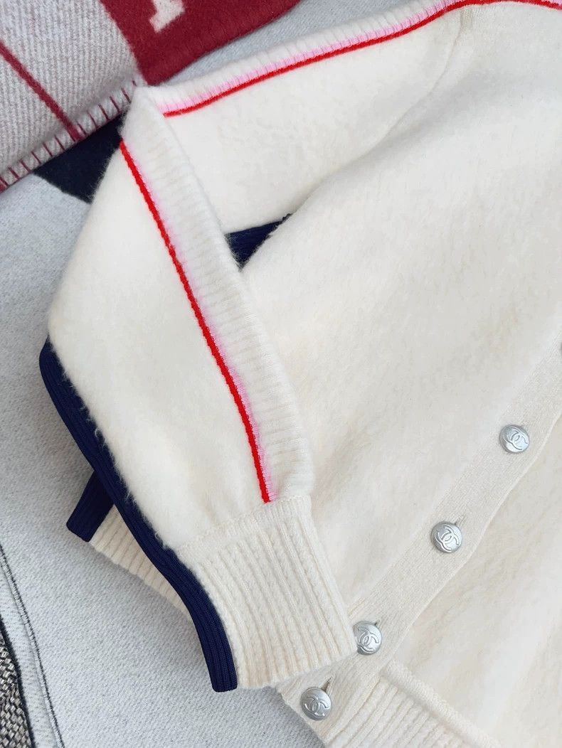 Chanel Chanel Coco Neige Embroidered Wool Cardigan Size M / US 6-8 / IT 42-44 - 4 Thumbnail