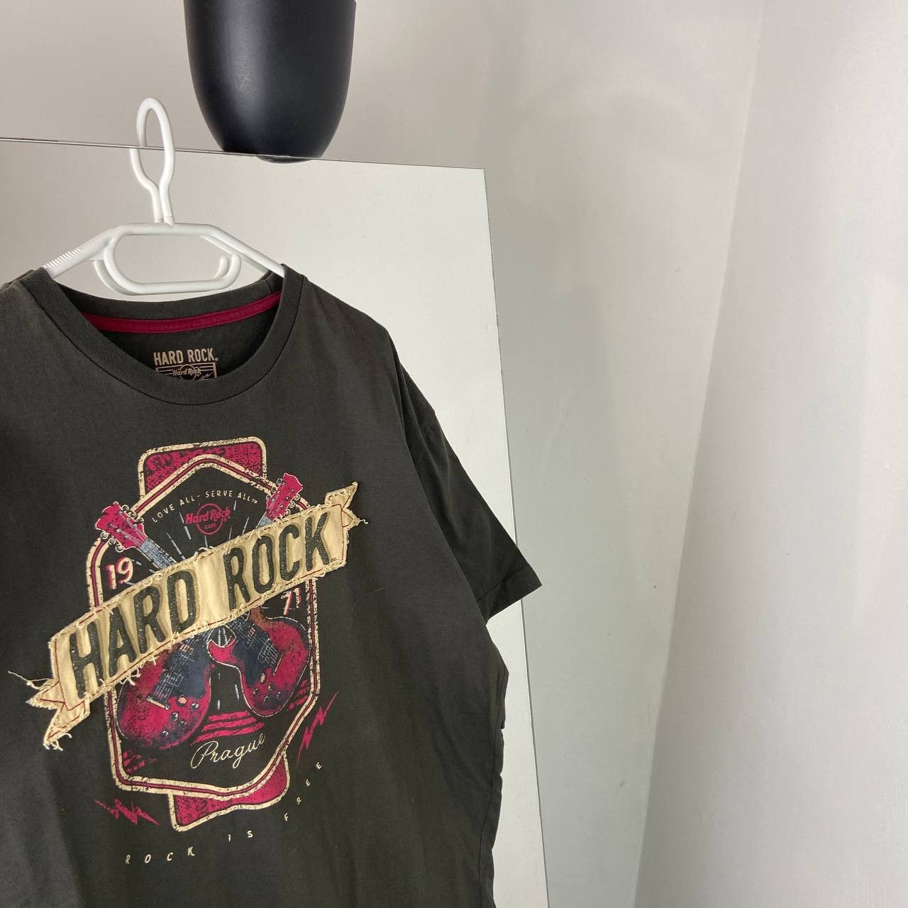 Hard Rock Cafe Vintage Hard Rock Cafe 3D Logo T-Shirt Size US XL / EU 56 / 4 - 1 Thumbnail