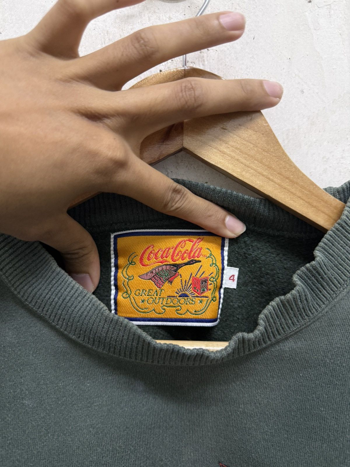 Coca Cola Vintage 90s Coca Cola Coke Great Outdoor Sun Faded Crewneck Size US XL / EU 56 / 4 - 4 Thumbnail