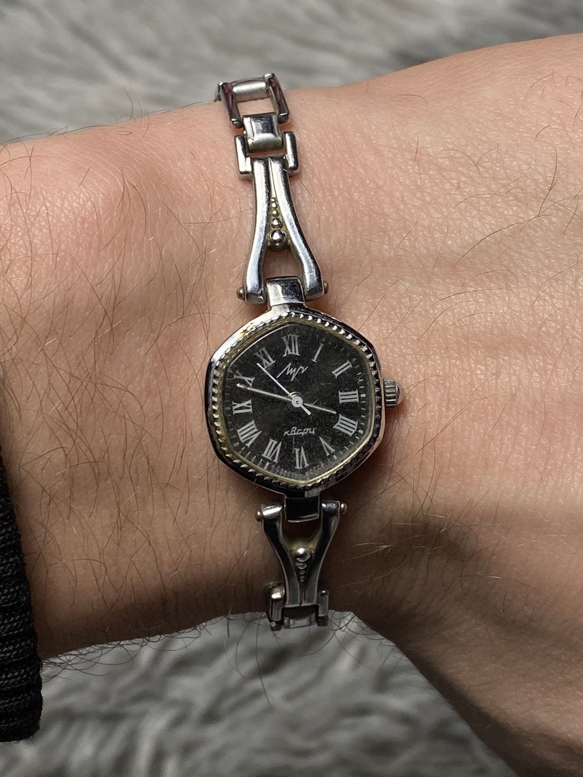 Japanese Brand Vintage Luch Roman Numeral Wristwatch | Japanese Brand Size ONE SIZE - 12 Thumbnail