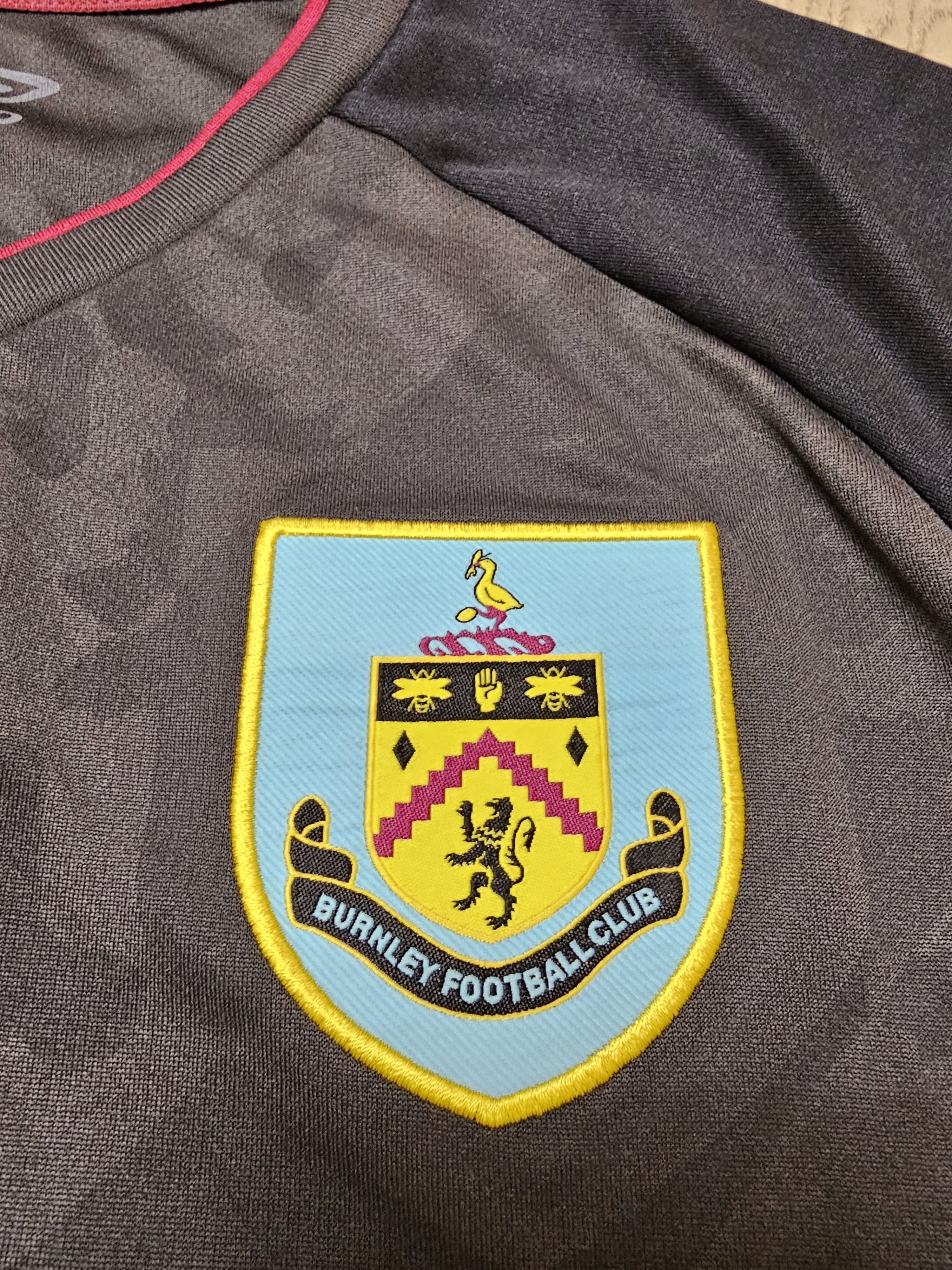 Umbro BURNLEY 2020 2021 AWAY FOOTBALL SHIRT SOCCER JERSEY Size US L / EU 52-54 / 3 - 4 Thumbnail
