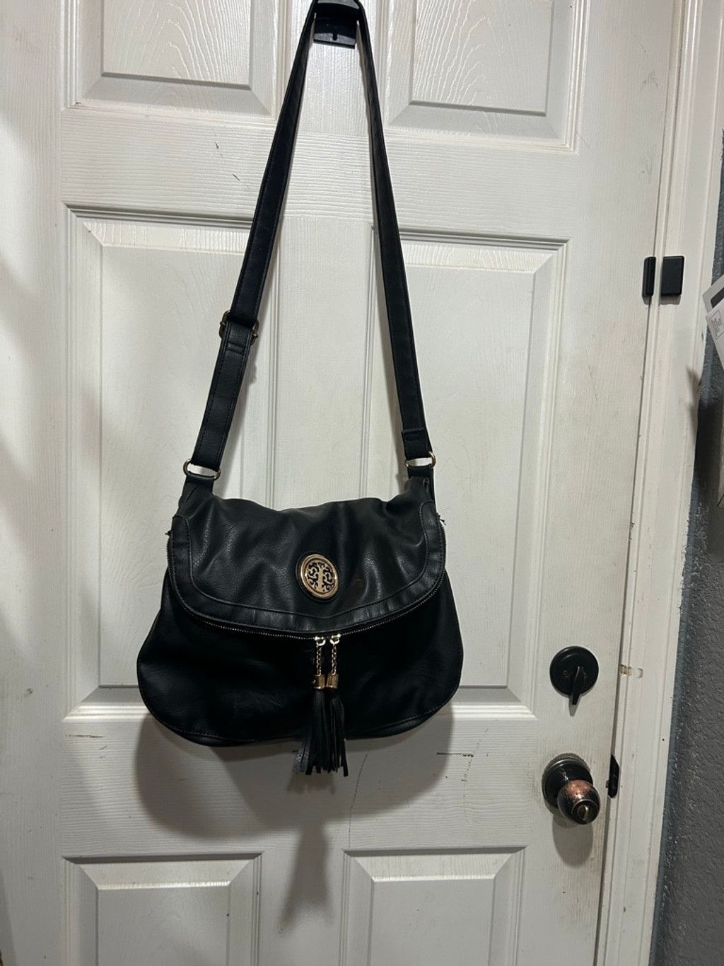 The Unbranded Brand Women's Unbranded Black Crossbody Bag One with Gold Accents Size ONE SIZE - 2 Thumbnail