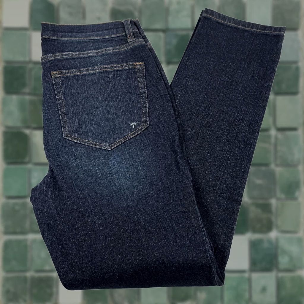 Vintage Studio by d&co Denim Jeans Size 6 Tall Blue Mid Rise Straight Stretch 30x30 Marathon Distressed Pockets Zip Fly Womens Jeans Size 28" / US 6 / IT 42 - 1 Thumbnail