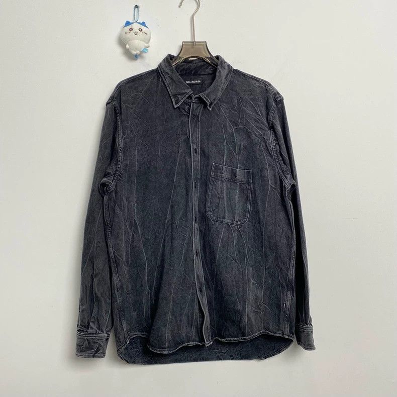 Balenciaga Balenciaga size 39 Distressed design back logo denim shirt Size US M / EU 48-50 / 2 - 1 Thumbnail