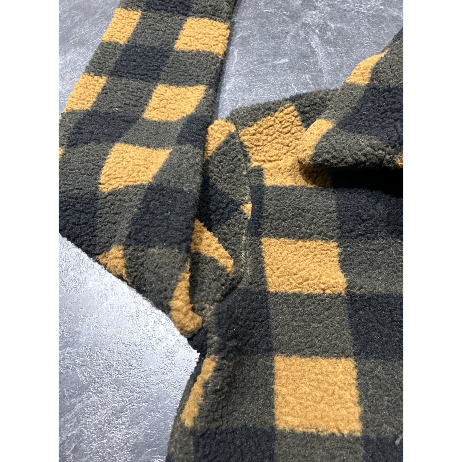 Lee Lee Women’s Plaid Long Sleeve 100% Polyester Teddy Bear Jacket Size L Gold Tan Size L / US 10 / IT 46 - 5 Thumbnail
