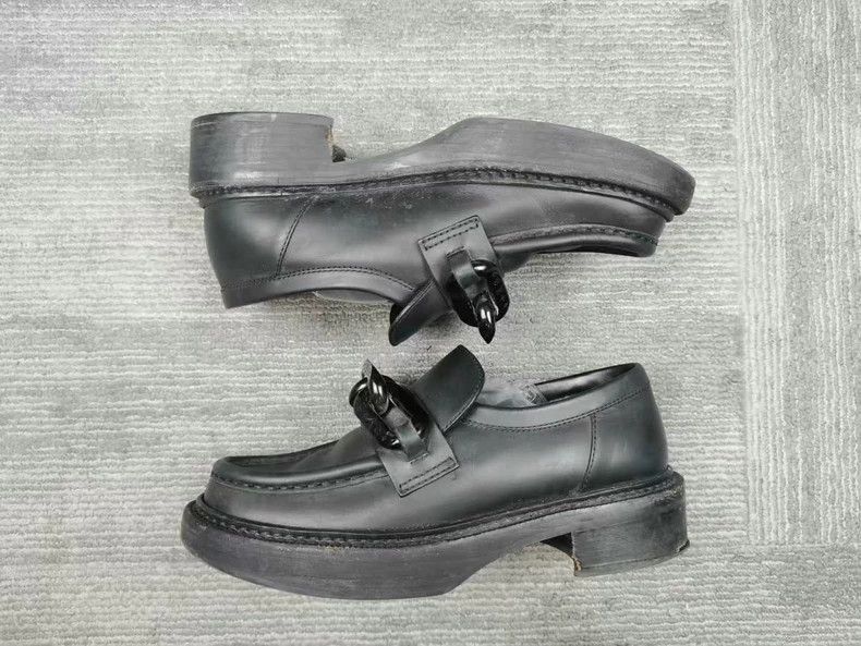 Louis Vuitton Louis Vuitton Lock Chain Loafers Size 35.5 -2505 Size US 5 / IT 35 - 5 Thumbnail