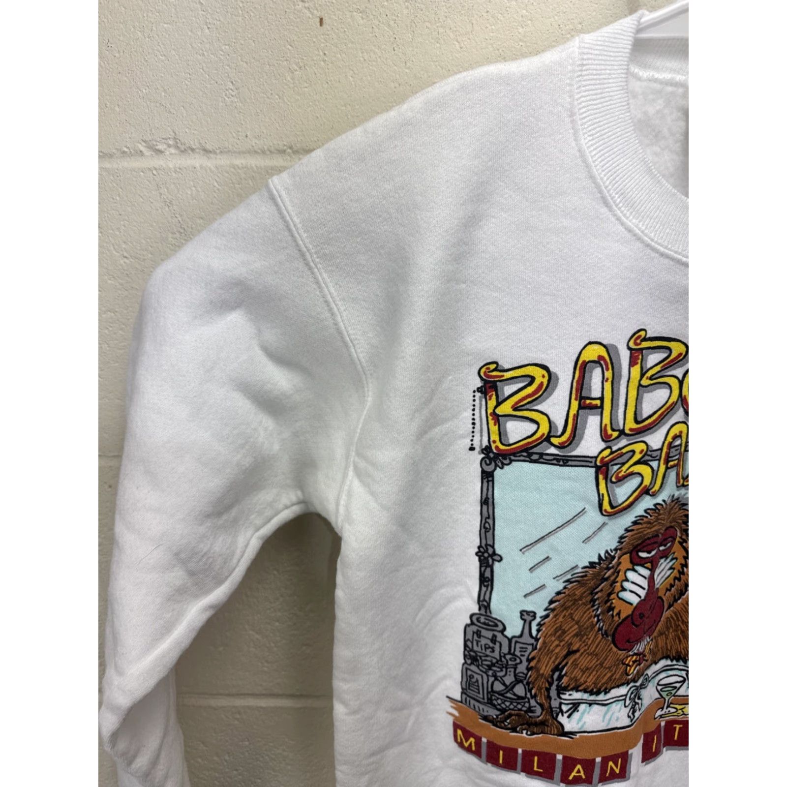 Lee VINTAGE Lee Heavyweight Sweatshirt Unisex Adults Medium White 90s Graphic Baboon Bar Italy Pullover Size US M / EU 48-50 / 2 - 6 Thumbnail
