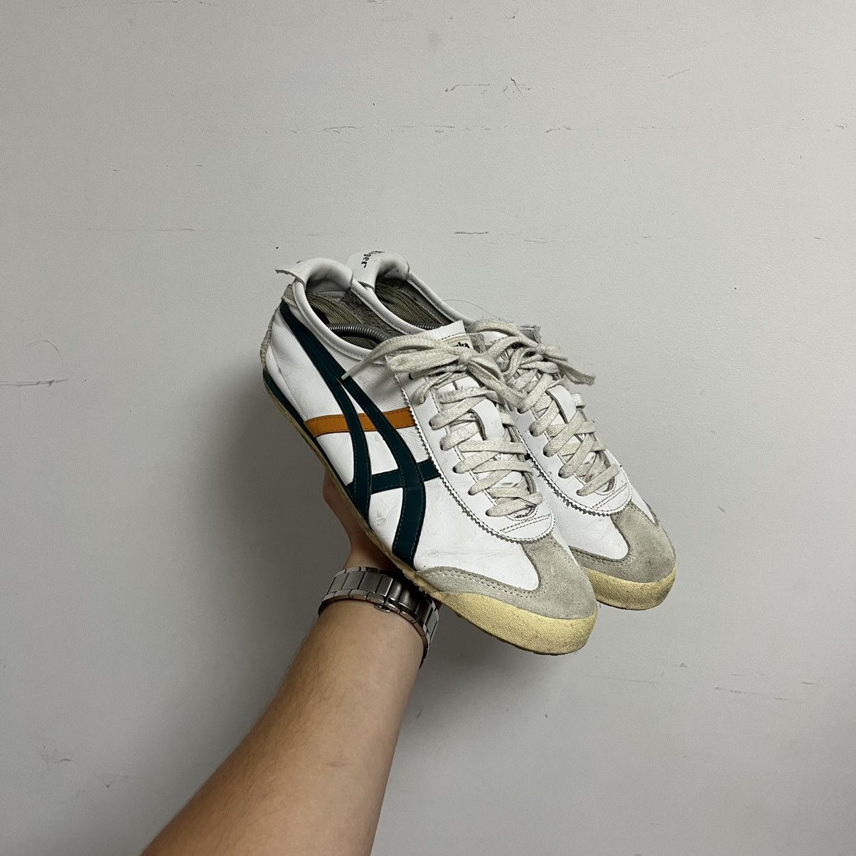 Asics Vintage Asics Tiger Onitsuka Low Top Sneakers Japanese 90s Size US 10 / EU 43 - 2 Thumbnail