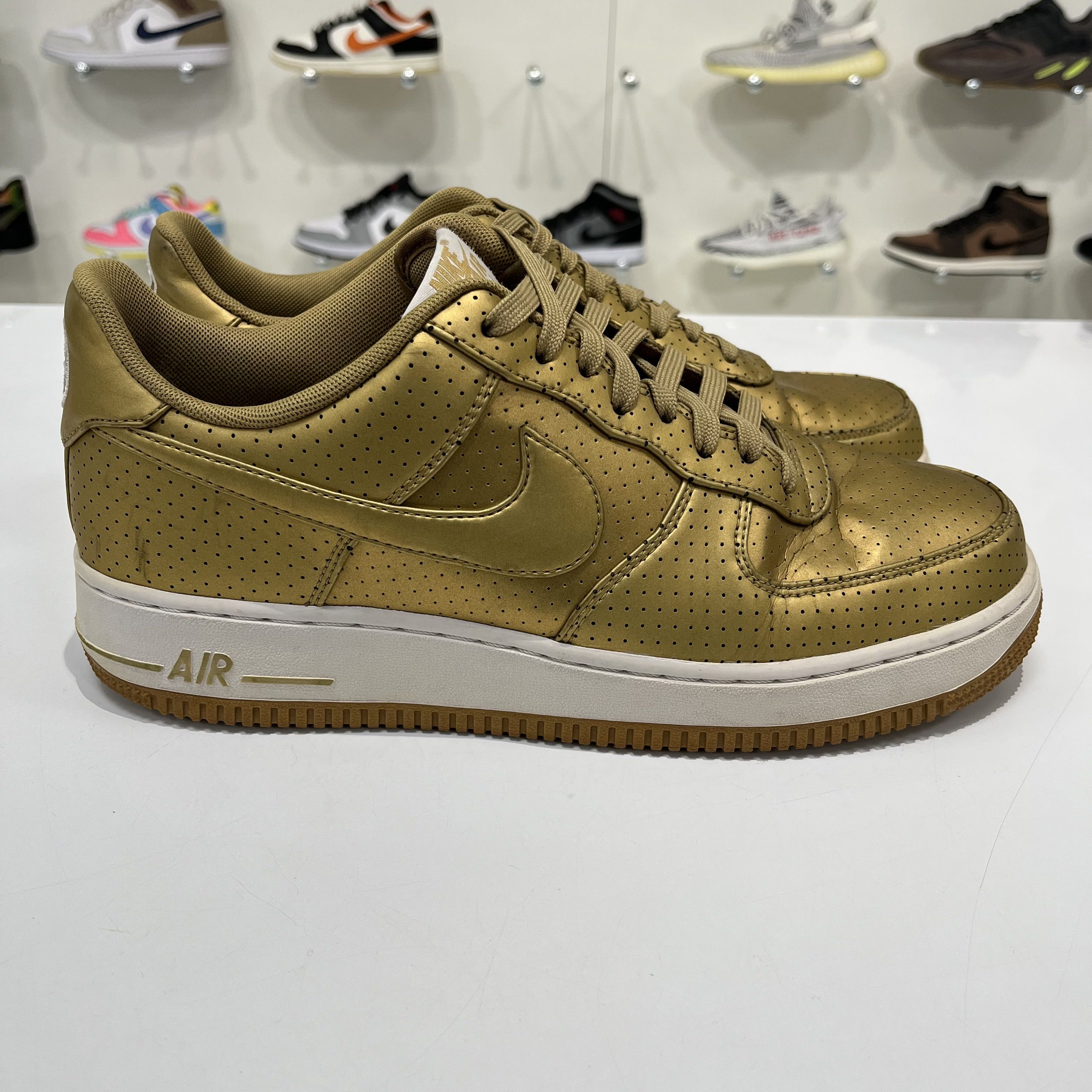 Nike Nike Air Force 1 Low Gold Size US 9 / EU 42 - 4 Thumbnail