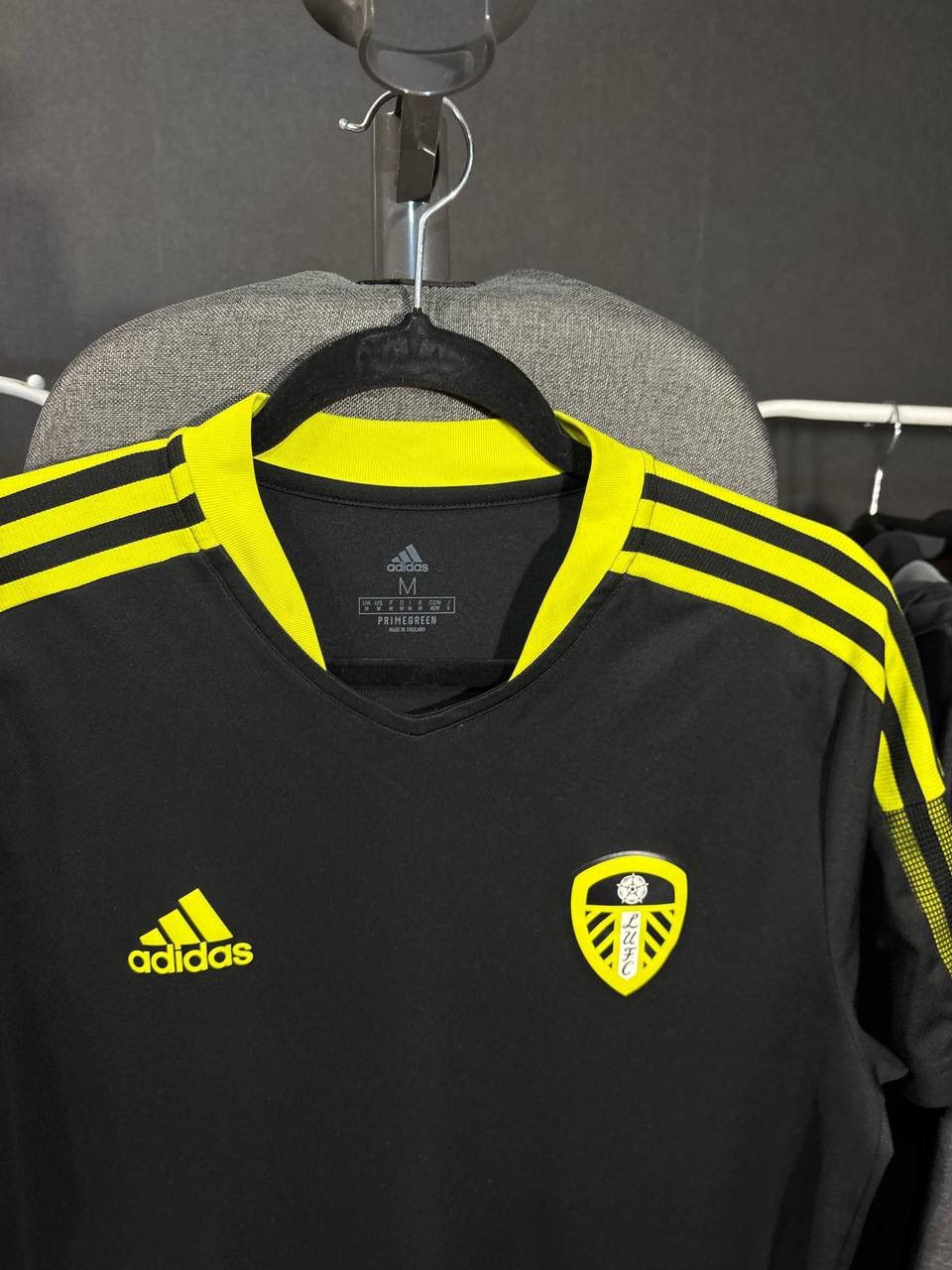 Adidas Adidas Leeds United soccer jersey Size:M Size US M / EU 48-50 / 2 - 3 Thumbnail