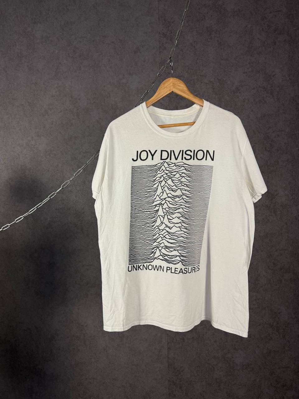 Joy Division Joy Division Unknown Pleasures band tee Size US XL / EU 56 / 4 - 1 Thumbnail