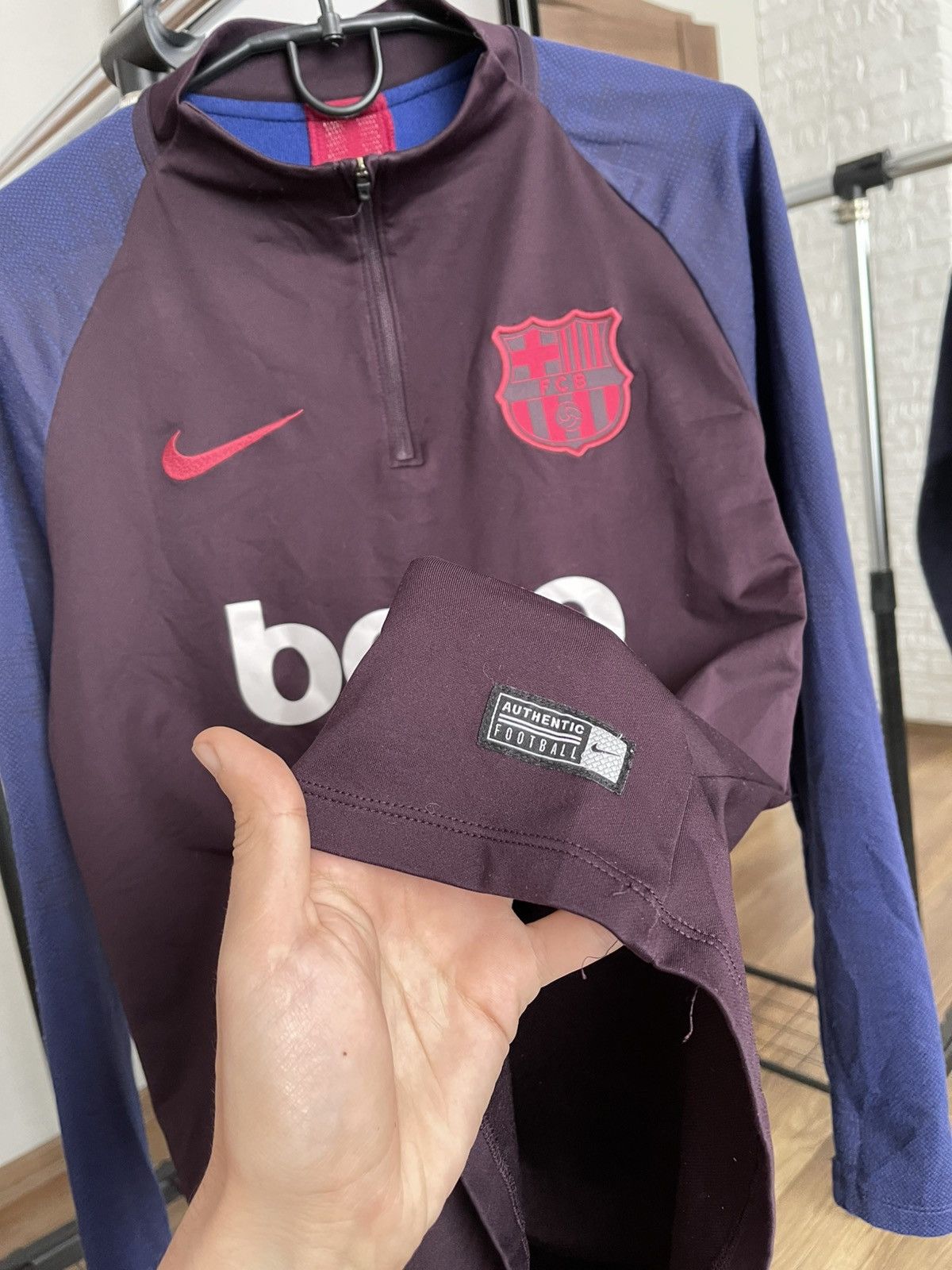 Other 2019/2020 Nike Barcelona Soccer Drill Top Jersey Sweatshirt Size US S / EU 44-46 / 1 - 6 Thumbnail