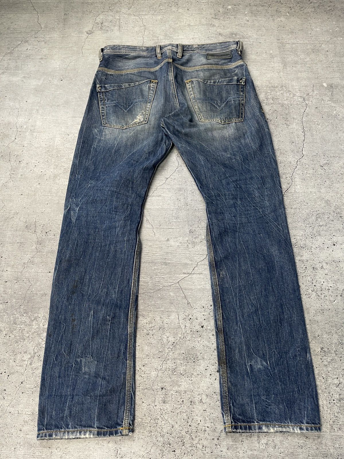 Designer Diesel Krooley distressed carrot jeans 31/32 Size US 31 - 1 Thumbnail