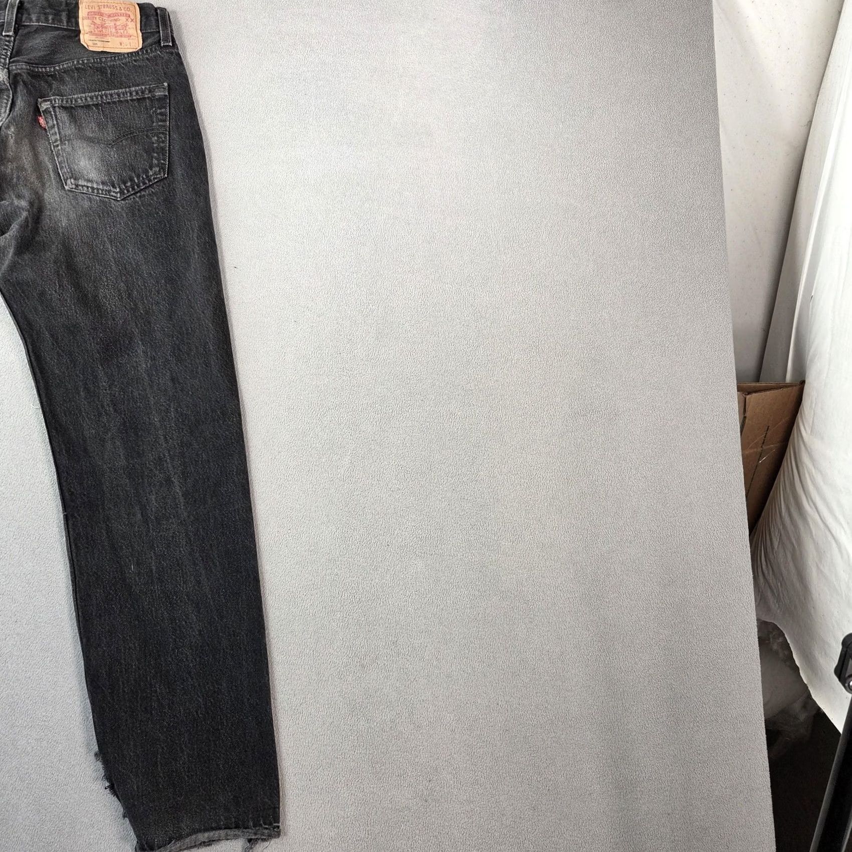 Levi's Vintage Levi's 501 Jeans Mens Black Button Fly Distressed 90s 28x30 Jeans Mens Size US 28 / EU 44 - 5 Thumbnail