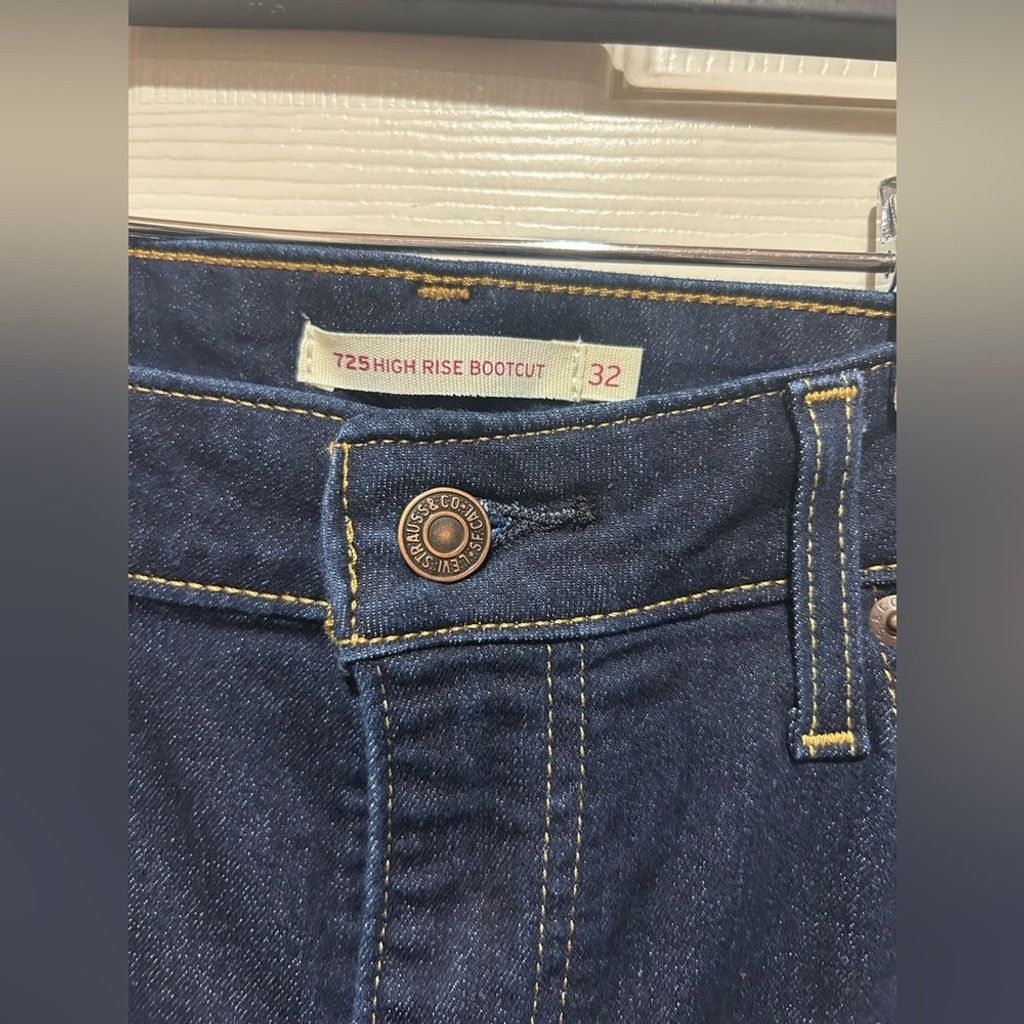 Levi's Levi's dark wash high rise bootcut jeans Size 32" #denim Size 32" / US 10 / IT 46 - 4 Thumbnail