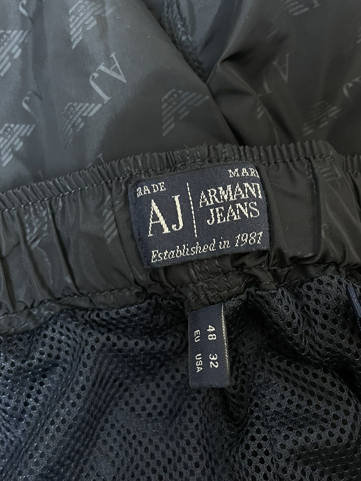 Armani ARMANI JEANS All Over Logo Print Swim Shorts Size US 32 / EU 48 - 9 Thumbnail