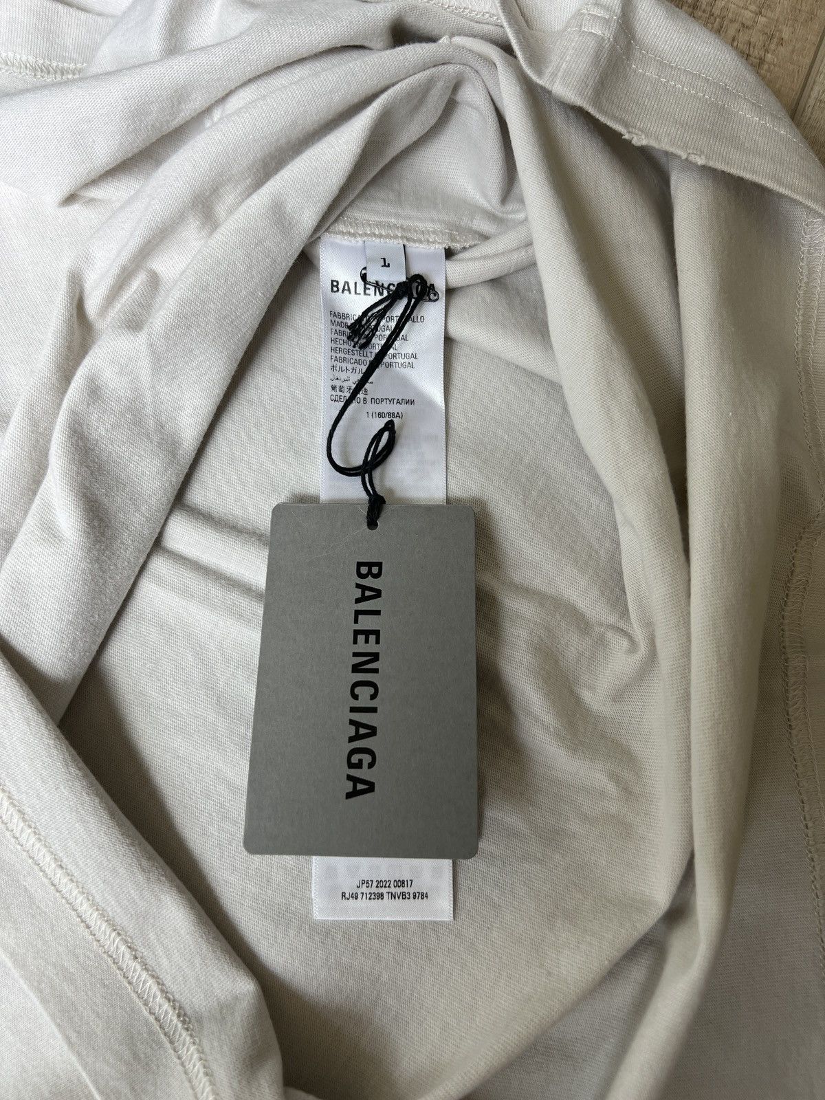 Balenciaga Balenciaga Be Different T shirt Size US S / EU 44-46 / 1 - 9 Thumbnail