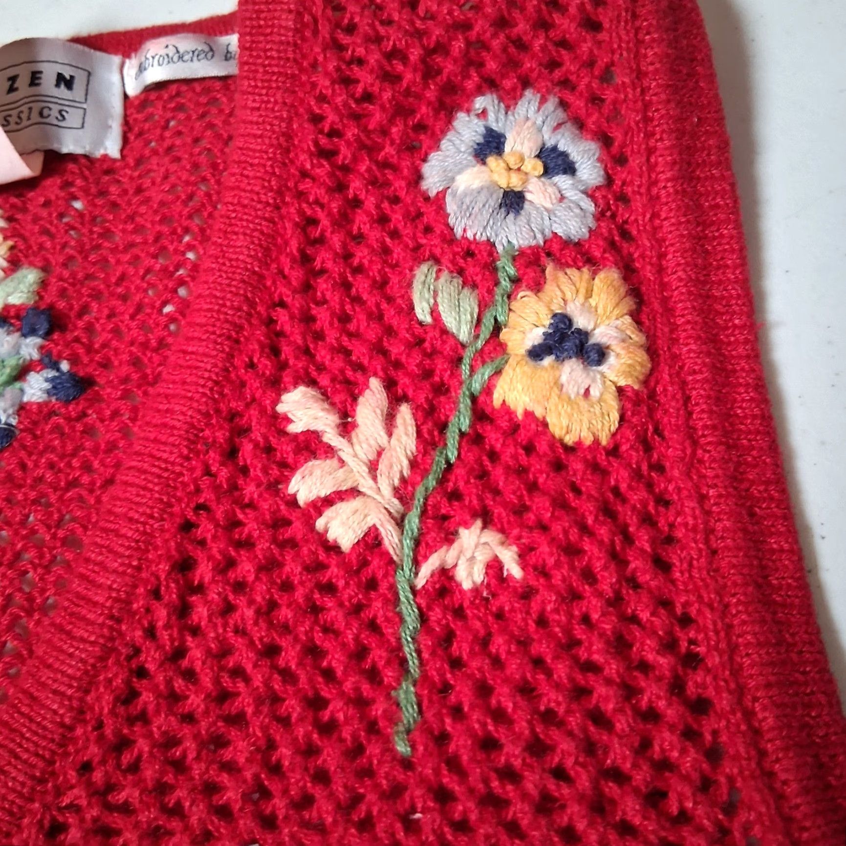 Jantzen VINTAGE Jantzen Sweater Vest Women S Hand Embroidered Floral Red Open Knit Vest Size S / US 4 / IT 40 - 7 Thumbnail