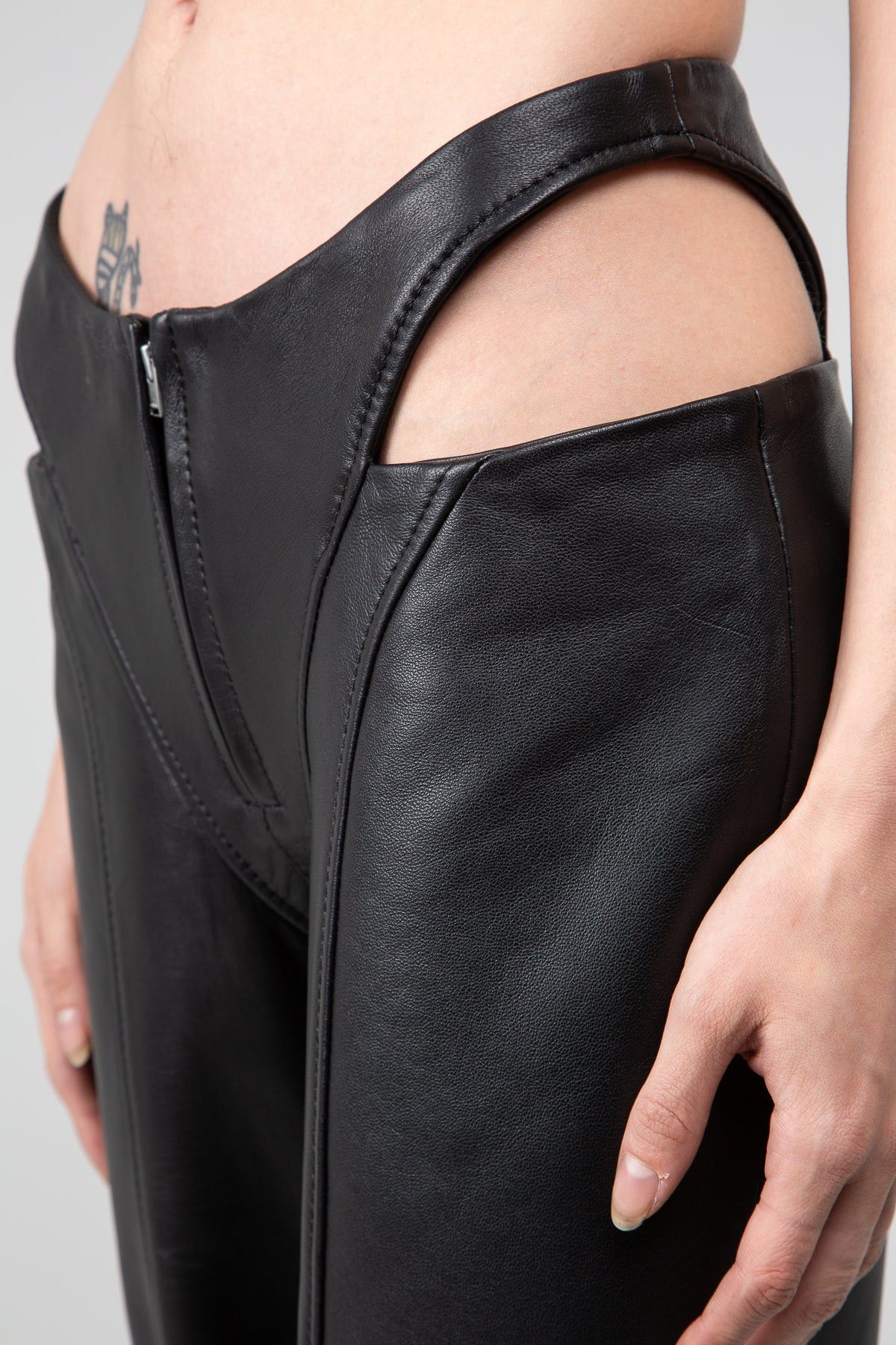 Misbhv $1780 MISBHV Genuine Leather Cut Trousers Size 28" / US 6 / IT 42 - 4 Thumbnail