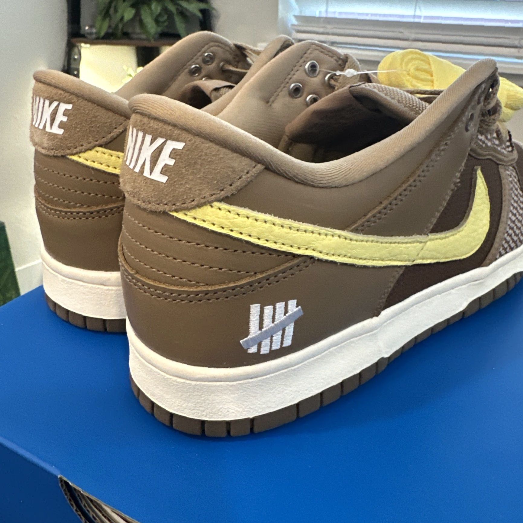 Nike Nike Undefeated x Dunk Low SP Sneakers Mens 10.5 Canteen DH3061-200 Urban Casual Athletic Shoes Size US 10 / EU 43 - 5 Thumbnail