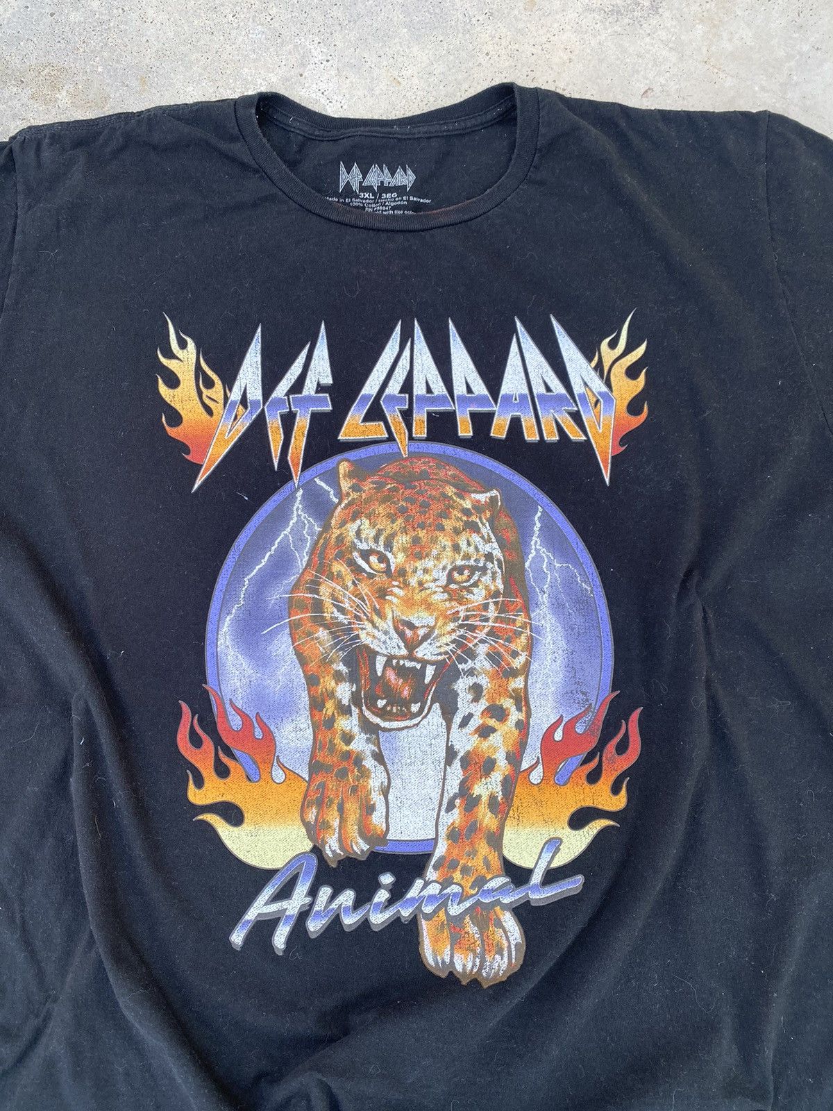 Band Tees Def Leppard Leopard Graphic T Shirt Size US XXL / EU 58 / 5 - 2 Thumbnail
