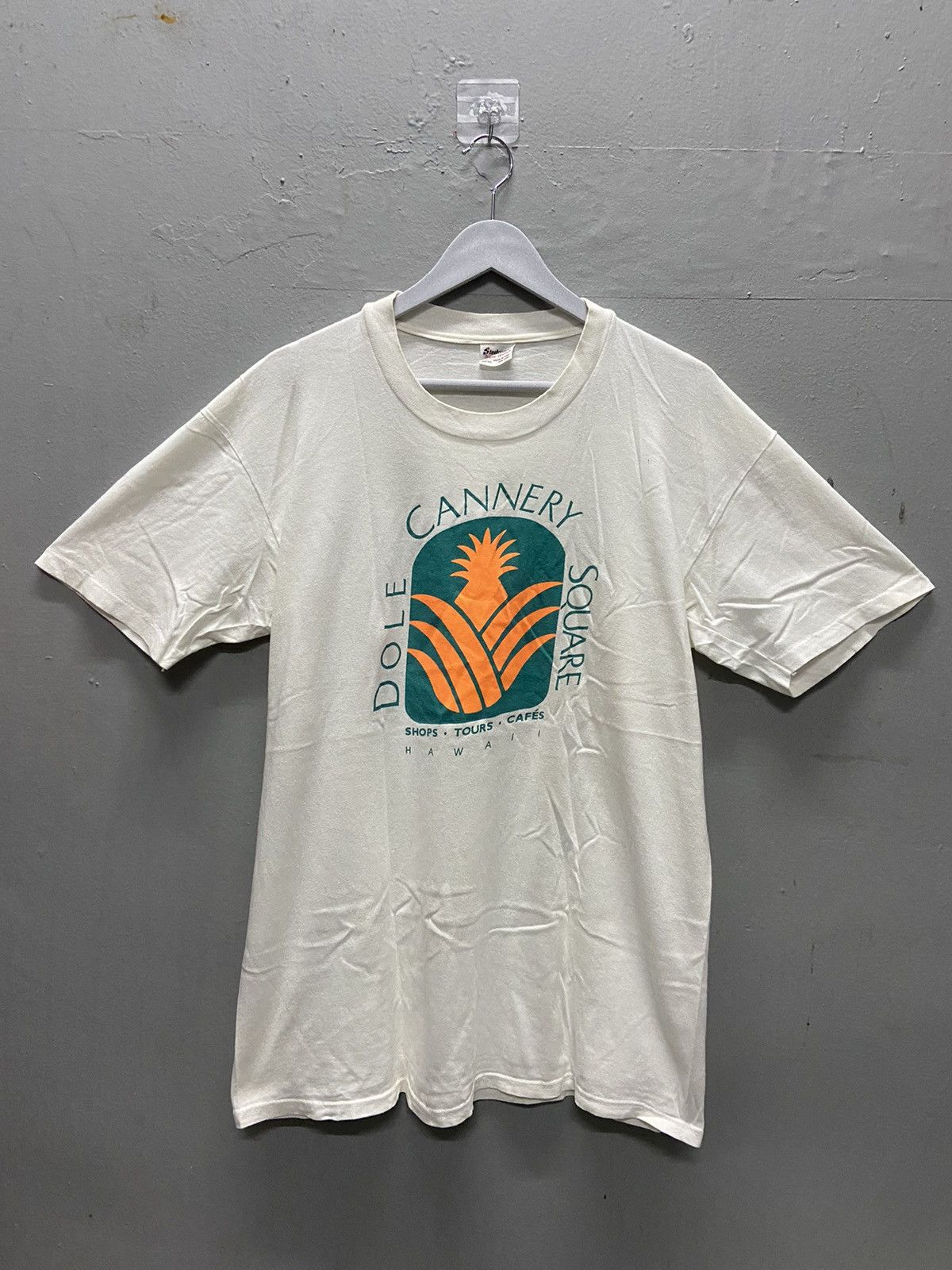 Vintage VINTAGE DOLE CANNERY SQUARE HAWAII TEE SHIRT Size US L / EU 52-54 / 3 - 1 Thumbnail
