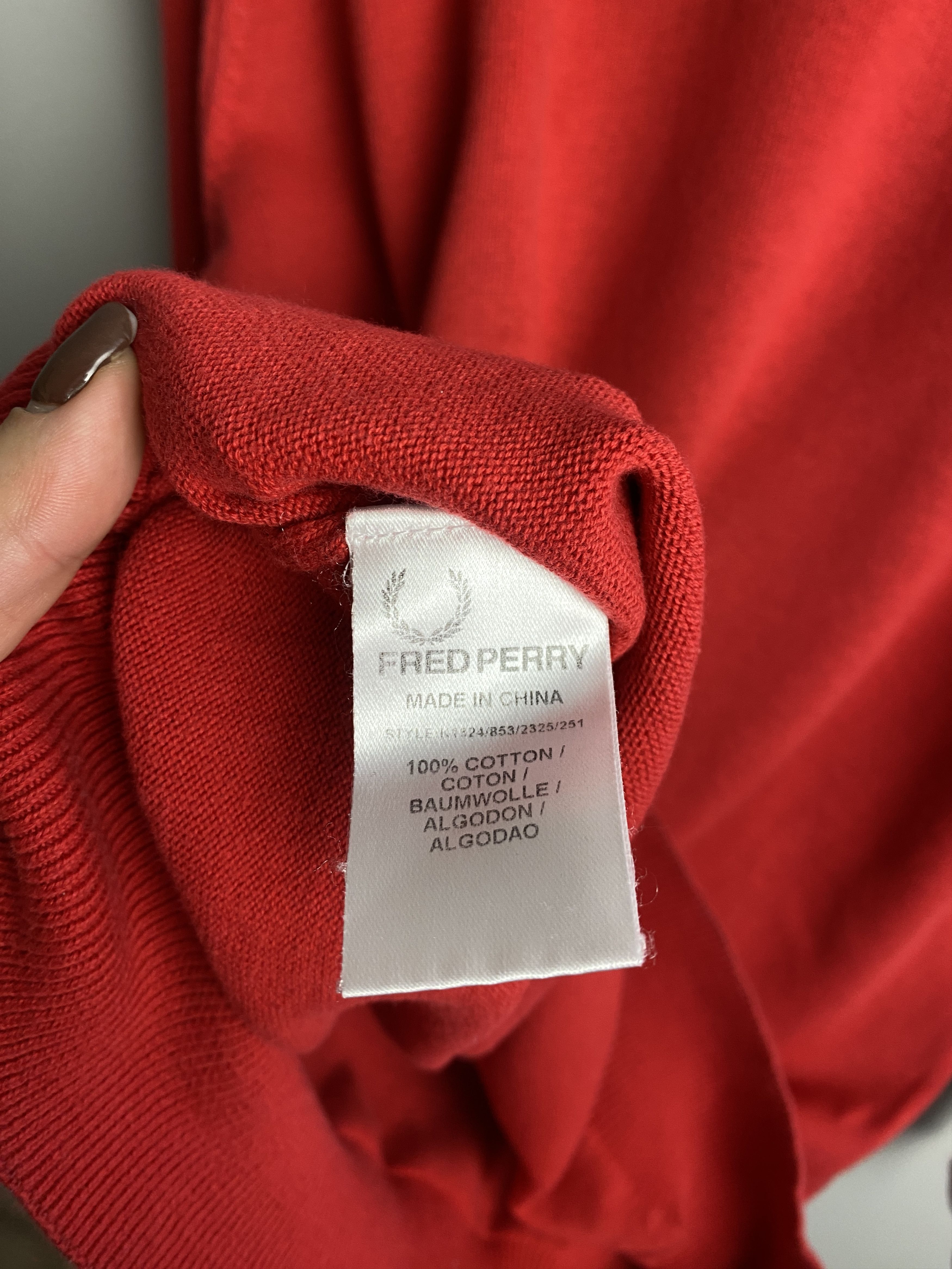 Fred Perry Fred Perry small logo v neck sweater cotton knitwear Size US S / EU 44-46 / 1 - 4 Thumbnail