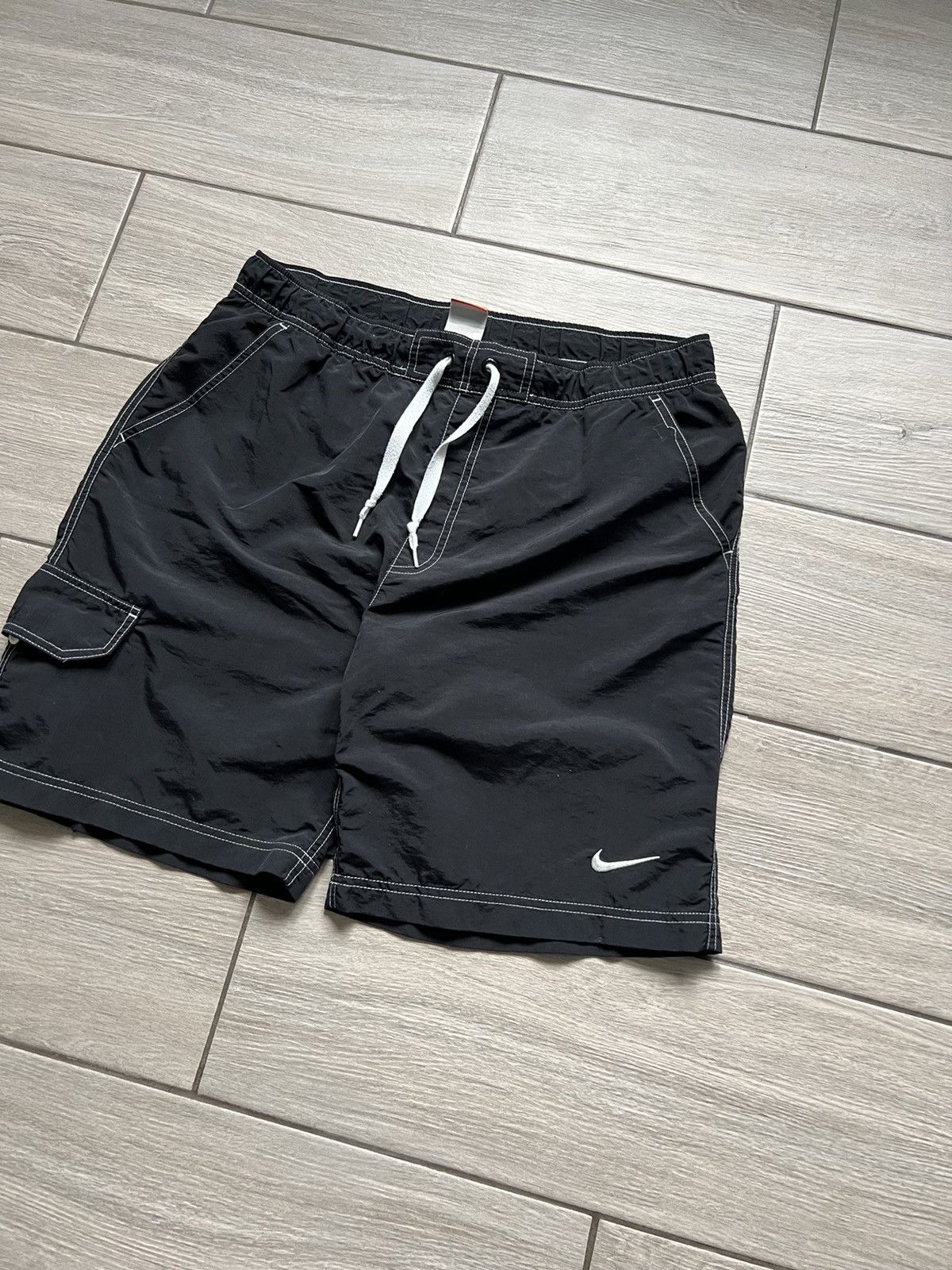 Nike Nike Vintage Shorts Mini Logo Size US 34 / EU 50 - 2 Thumbnail