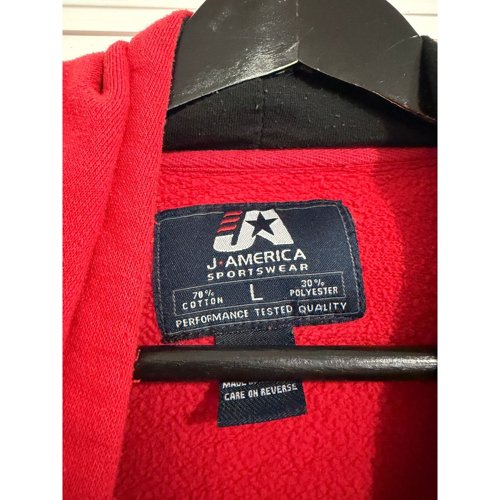 J. America University of Utah Utes Stitched Hoodie Sweatshirt Size L Size US L / EU 52-54 / 3 - 3 Thumbnail