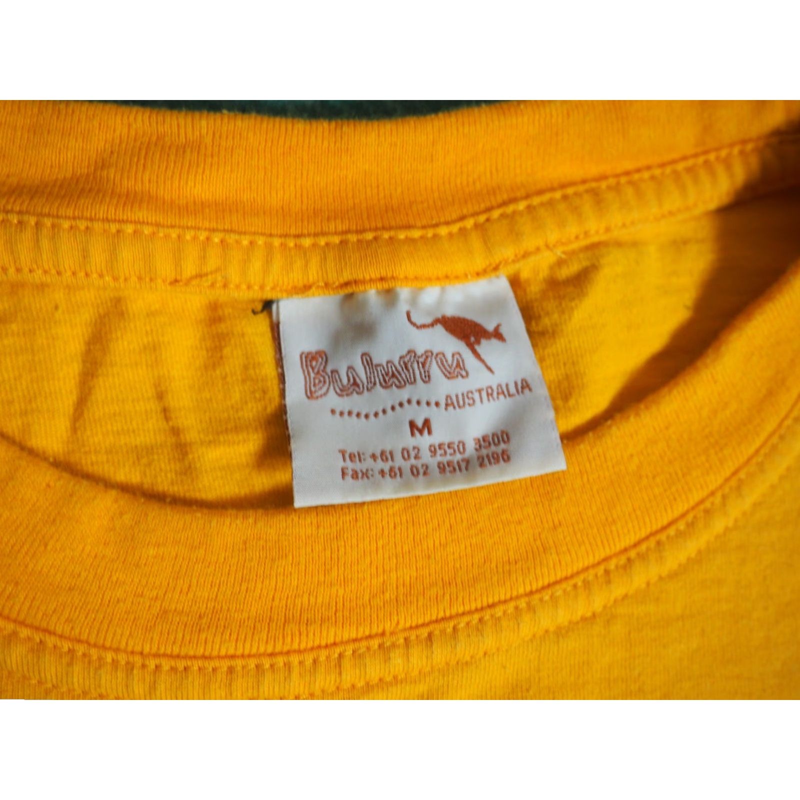 KangaROOS VINTAGE Bulurru Australian Kangaroo Art Yellow Tee T-Shirt M Mens 90s Kangaroo Graphic Print Short Sleeve Crew Neck Cotton Yellow XL? (Wait) Size US M / EU 48-50 / 2 - 4 Thumbnail