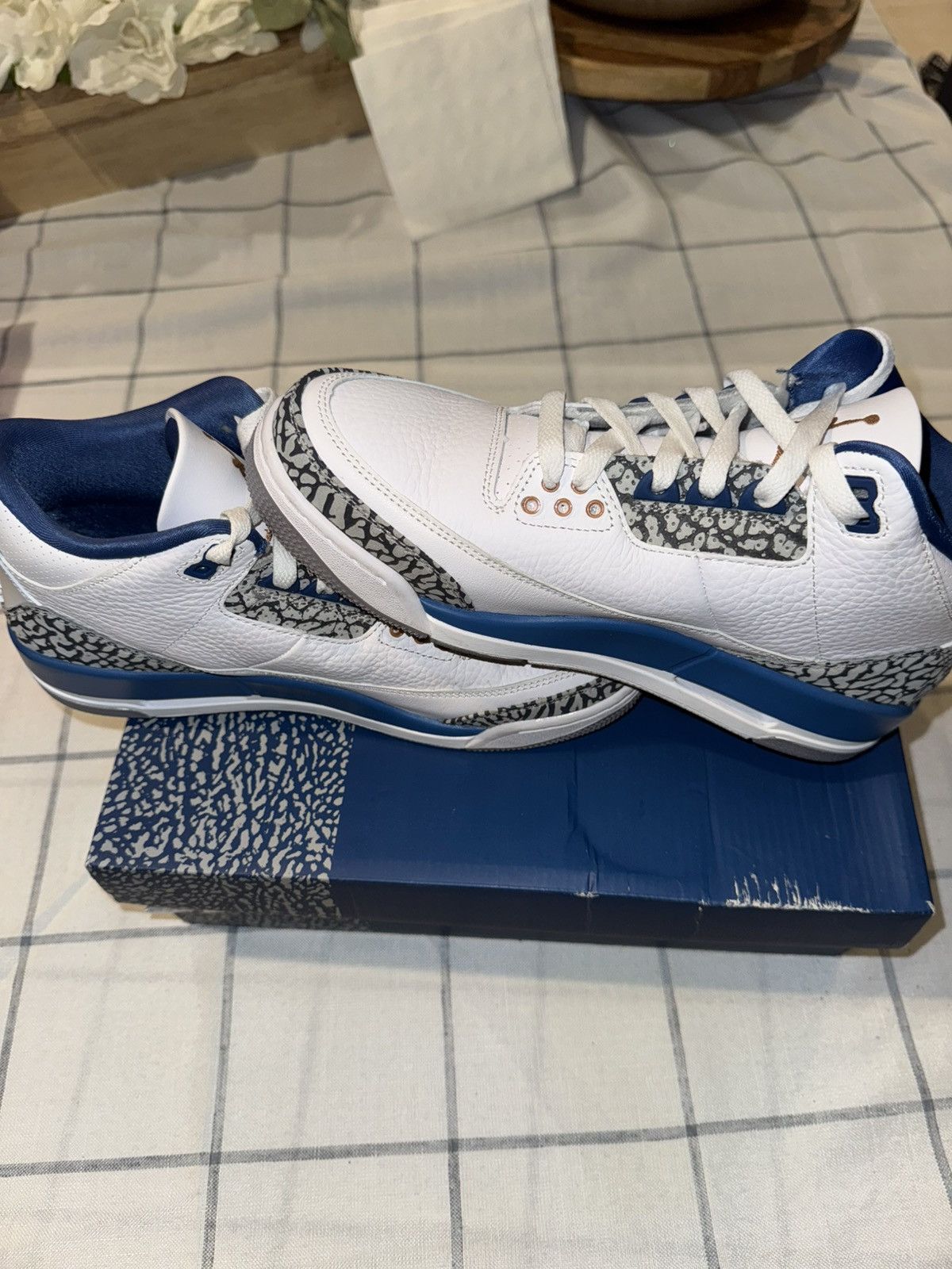 Jordan Brand × Nike Retro 3 - Wizards Size US 8 / EU 41 - 2 Thumbnail