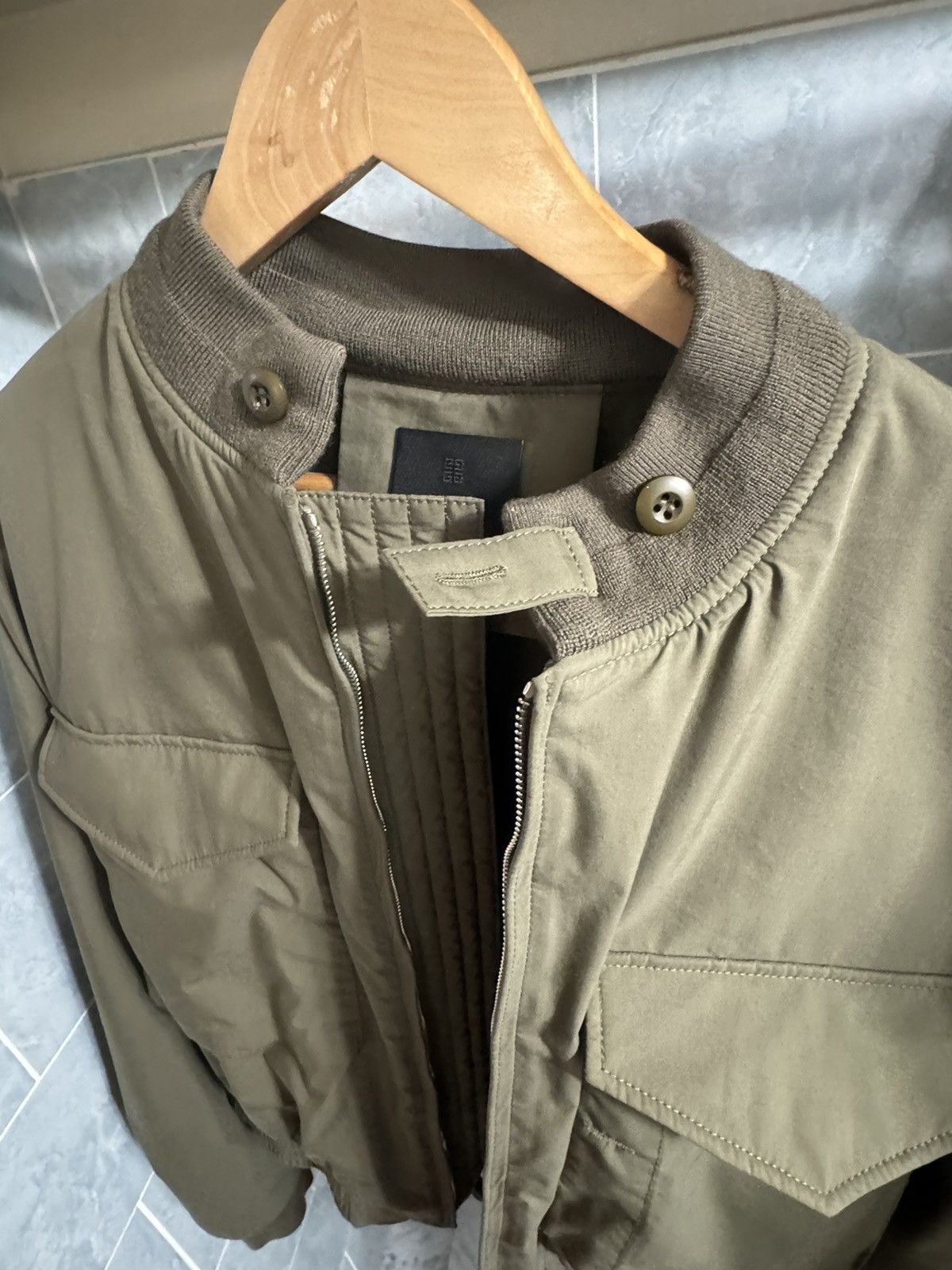 Givenchy Men’s Givenchy Green Khaki Cropped Utility Bomber Size US L / EU 52-54 / 3 - 13 Thumbnail