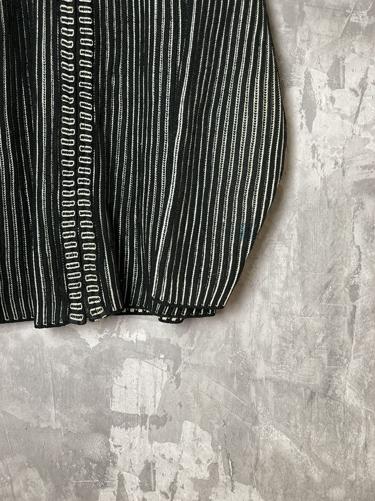 Vintage Y2K VTG 1990s 3D Striped Knit Zip Sweater Japan Skinny Style Size US L / EU 52-54 / 3 - 4 Thumbnail