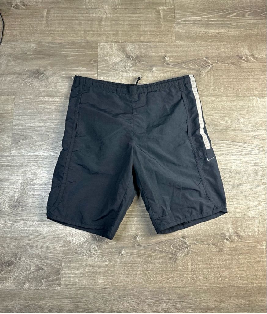 Nike Vintage Y2K Nike Shorts Black 32 waist Size US 32 / EU 48 - 1 Thumbnail