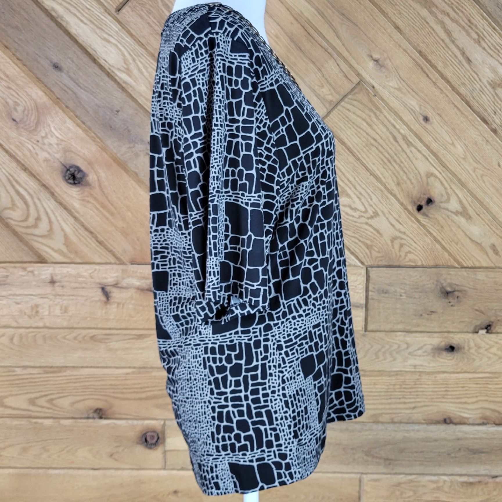Vintage Dana Buchman Womens Blouse Tunic Shirt Half Sleeve Scoop Neck Black Size S Geometric Pattern Size S / US 4 / IT 40 - 3 Thumbnail