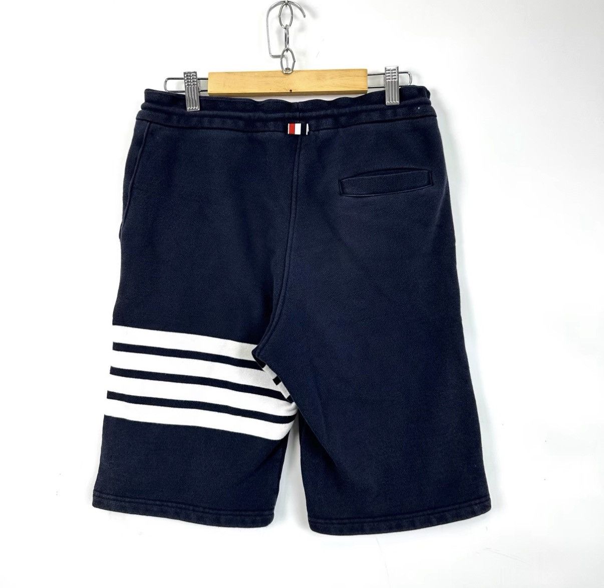 Thom Browne THOM BROWNE Navy Blue Classic 4-Stripe Casual Shorts K12 Size US 30 / EU 46 - 2 Thumbnail