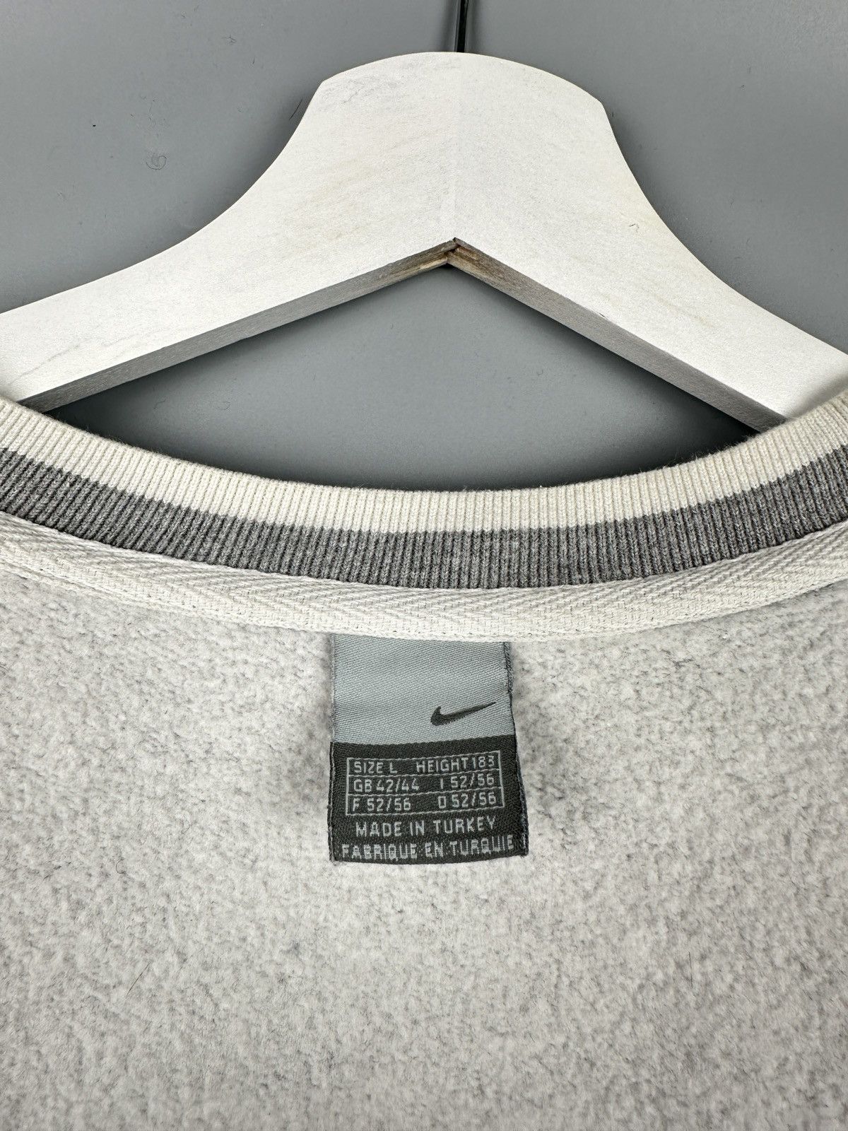 Nike Nike Big Center Swoosh Logo Sweatshirt Crewneck Y2K Vintage Size US L / EU 52-54 / 3 - 7 Thumbnail