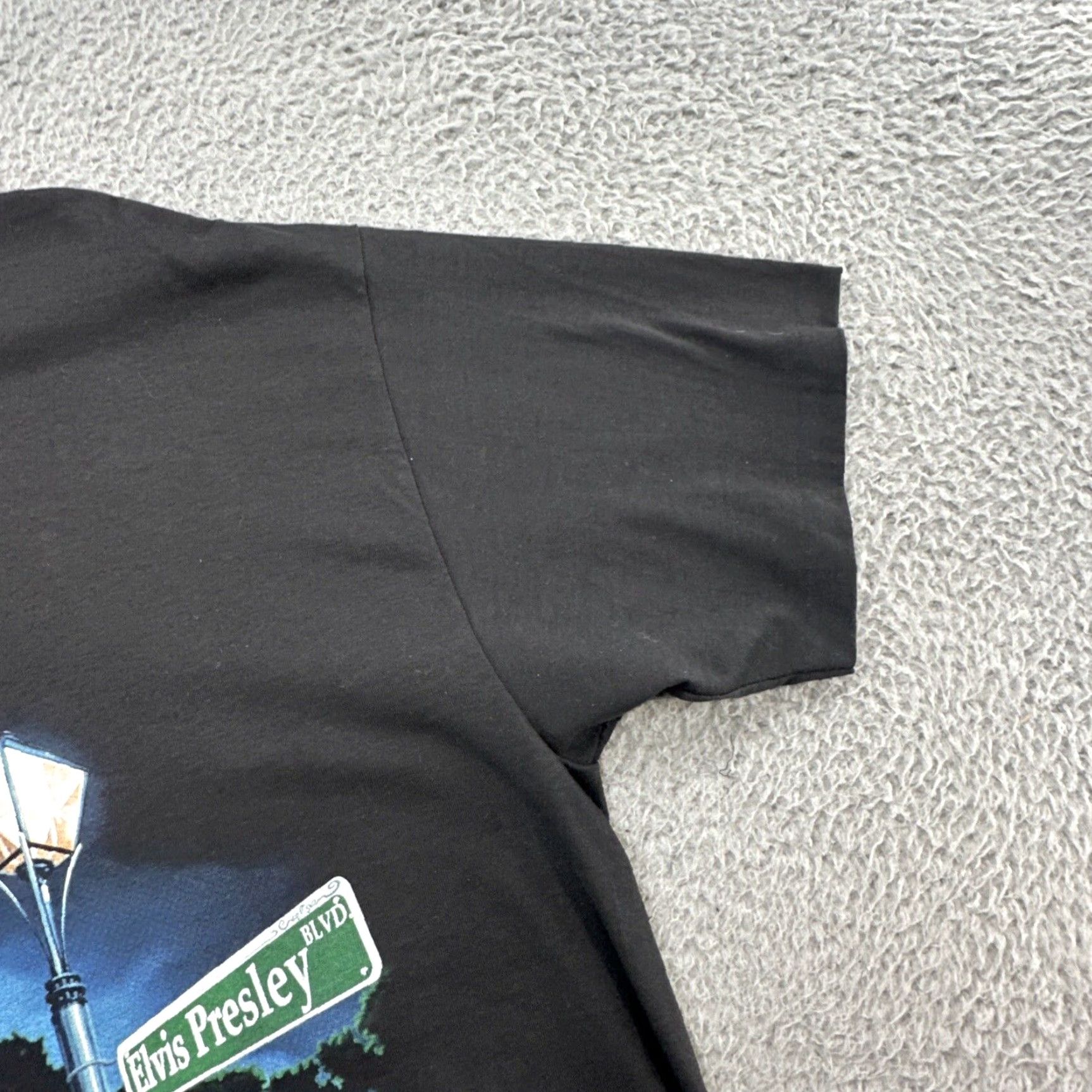Vintage VINTAGE Elvis Presley Graceland T-Shirt Black 90s Elvis XL Men Shirt Graphic Print Logo Cars Retro Music Size US XL / EU 56 / 4 - 6 Thumbnail