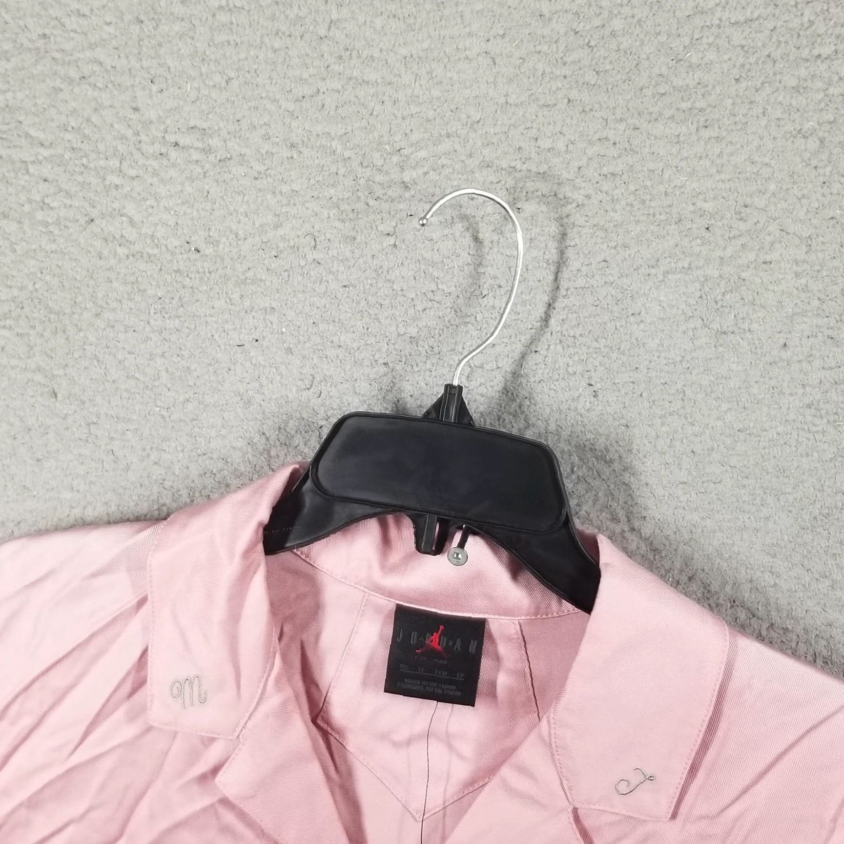Nike Jordan Shirt Womens XS Pink Camp Collar Button Front Flight Classics FN5763-607 Size XS / US 0-2 / IT 36-38 - 4 Thumbnail