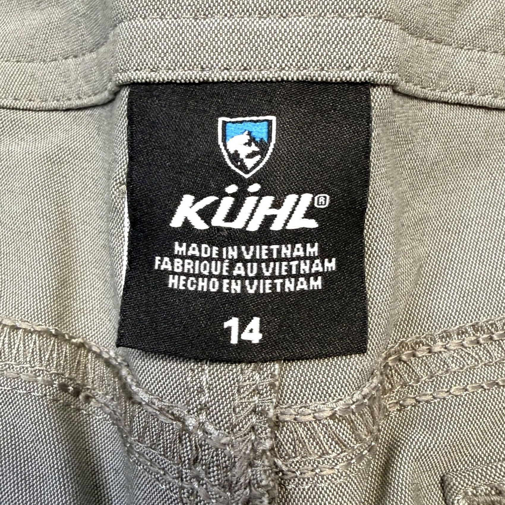 Vintage Kuhl Shorts Womens 14 Gray Zip Pocket Hiking Microfiber Lightweight 6355 Size 36" / US 14 / IT 50 - 7 Thumbnail