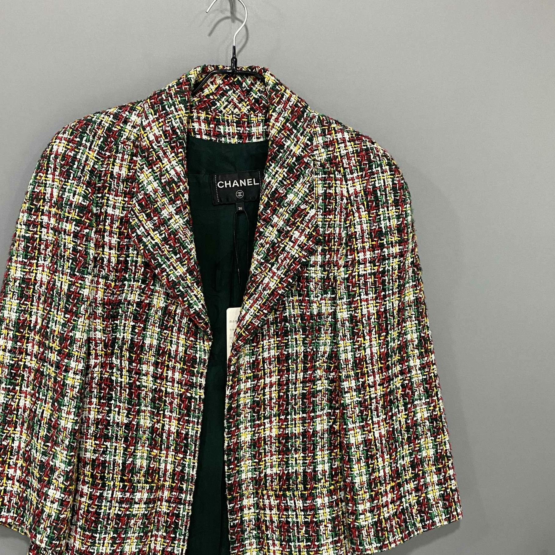 Chanel Chanel Red Jacket S Women Size S / US 4 / IT 40 - 1 Thumbnail